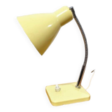 Articulated desk lamp