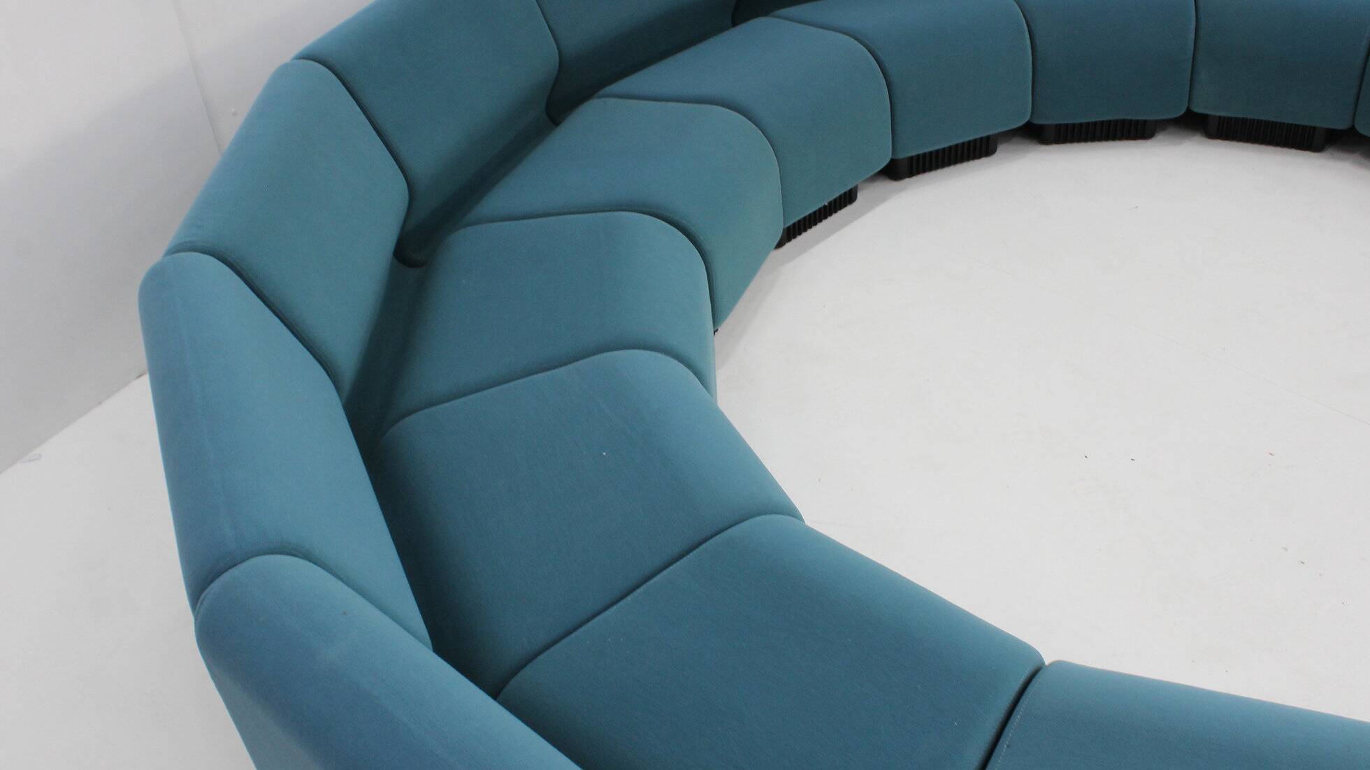 Vintage large modular round sofa by Don Chadwick for Herman Miller