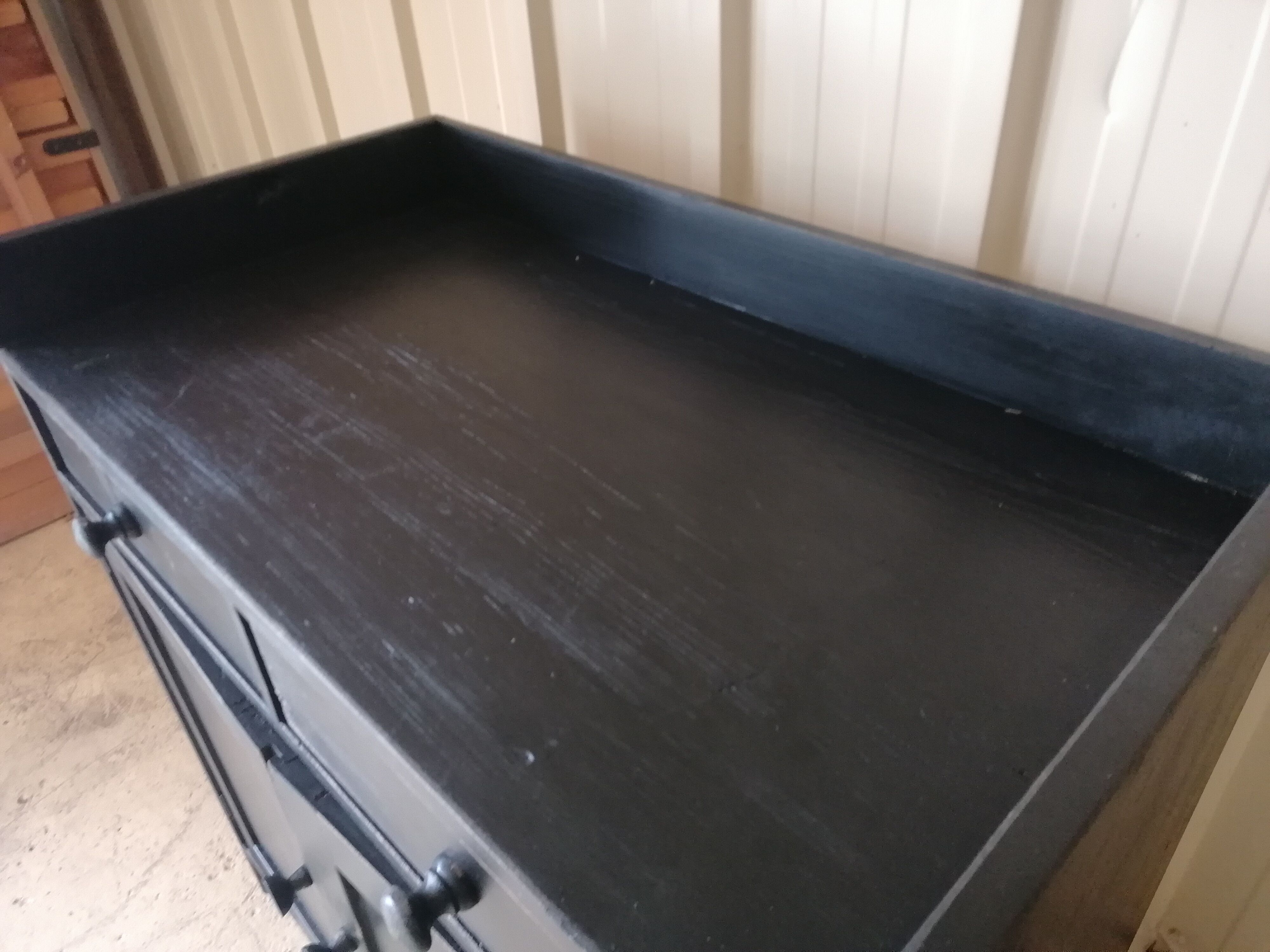 Low wooden entrance furniture
