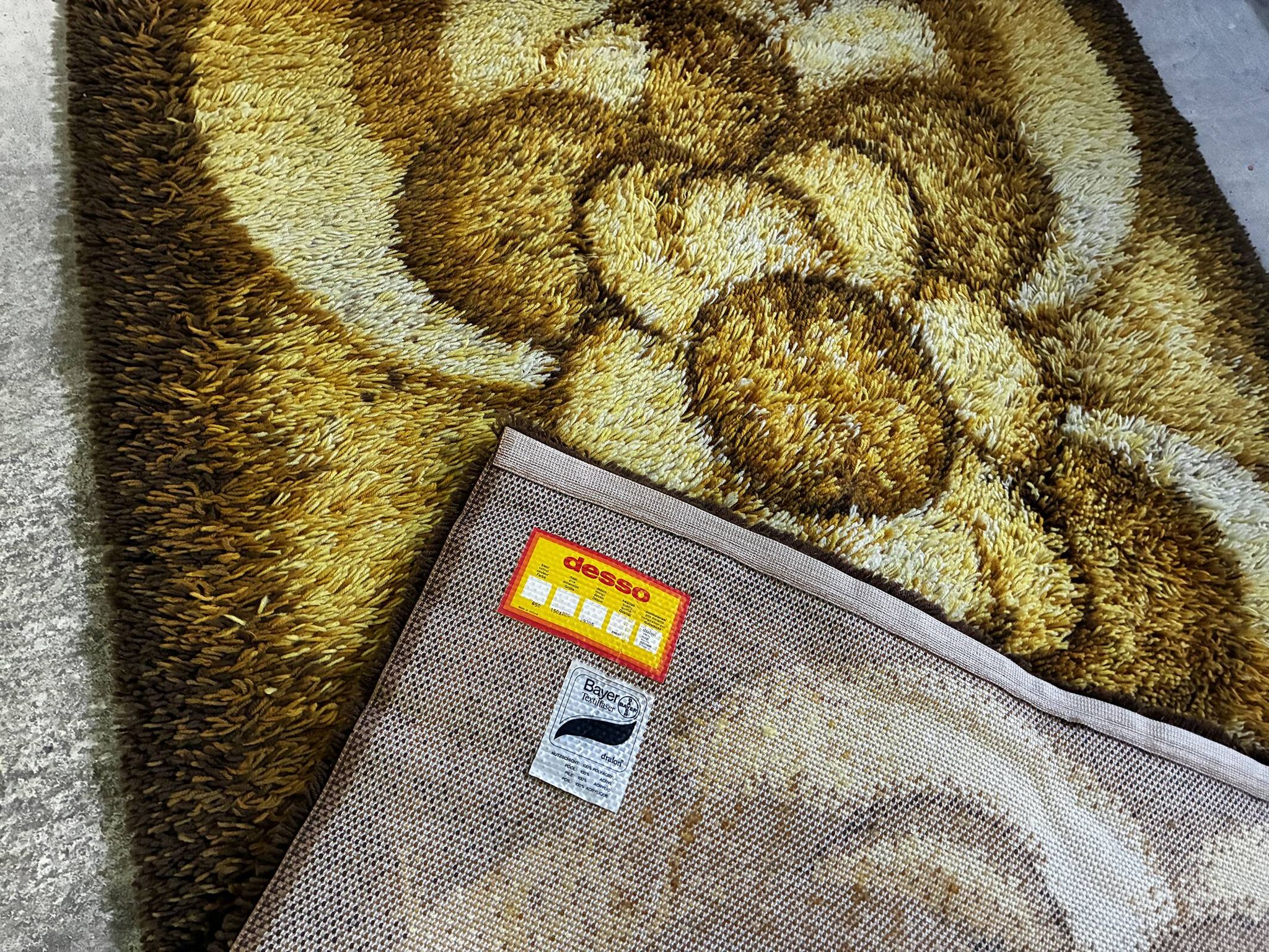 Vintage Rug • Desso • Pop Psyché • 220 cm x 150 cm • 1970