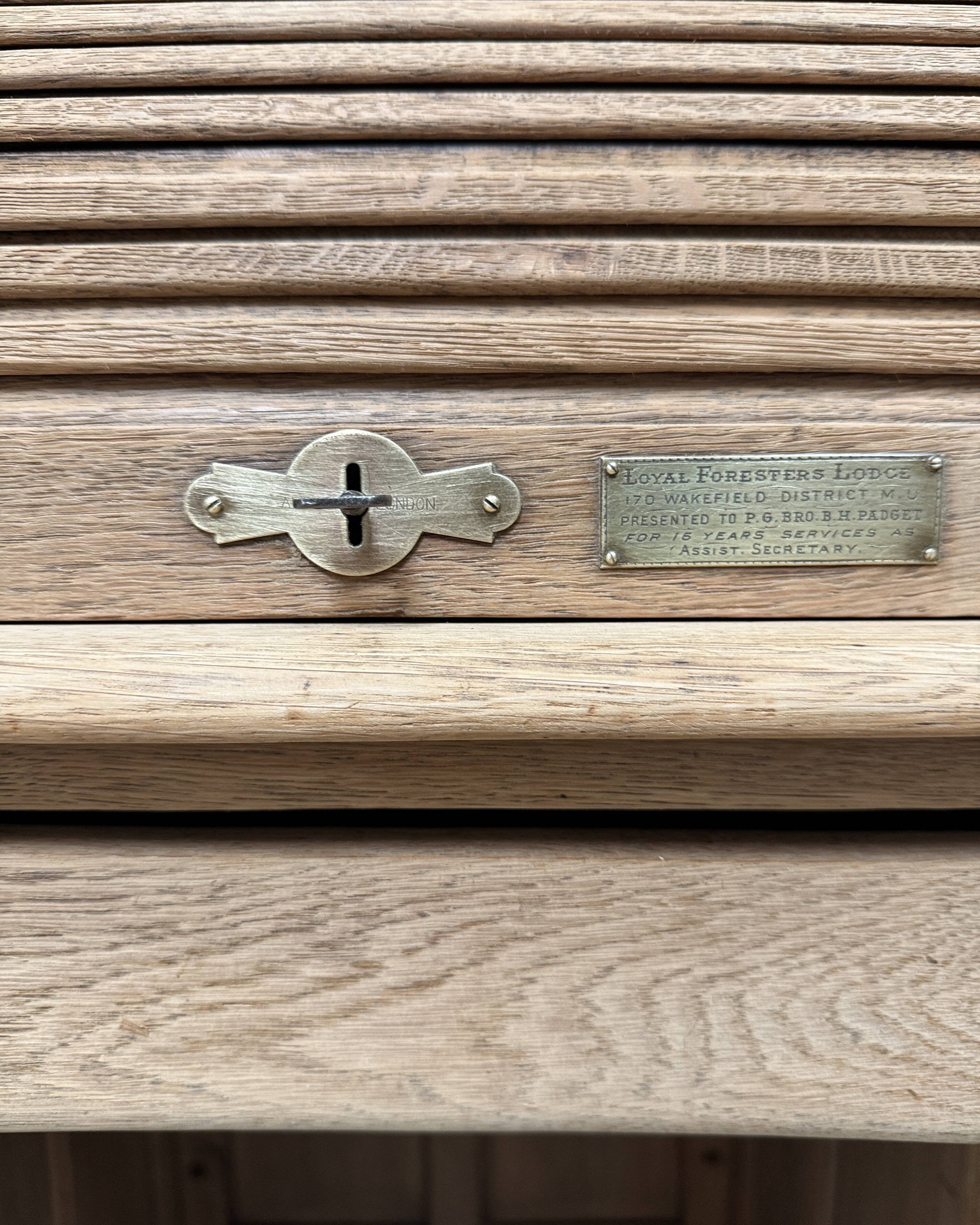 American cylinder desk (renovated)