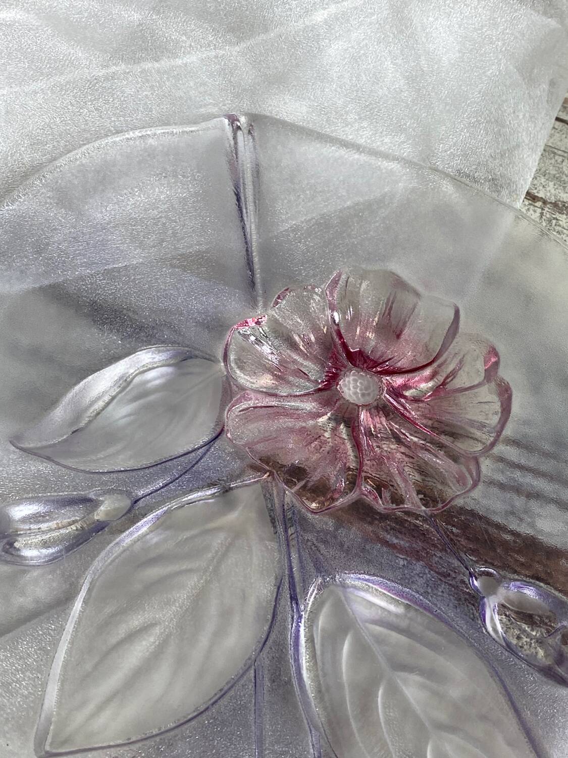 Molded glass fruit bowl