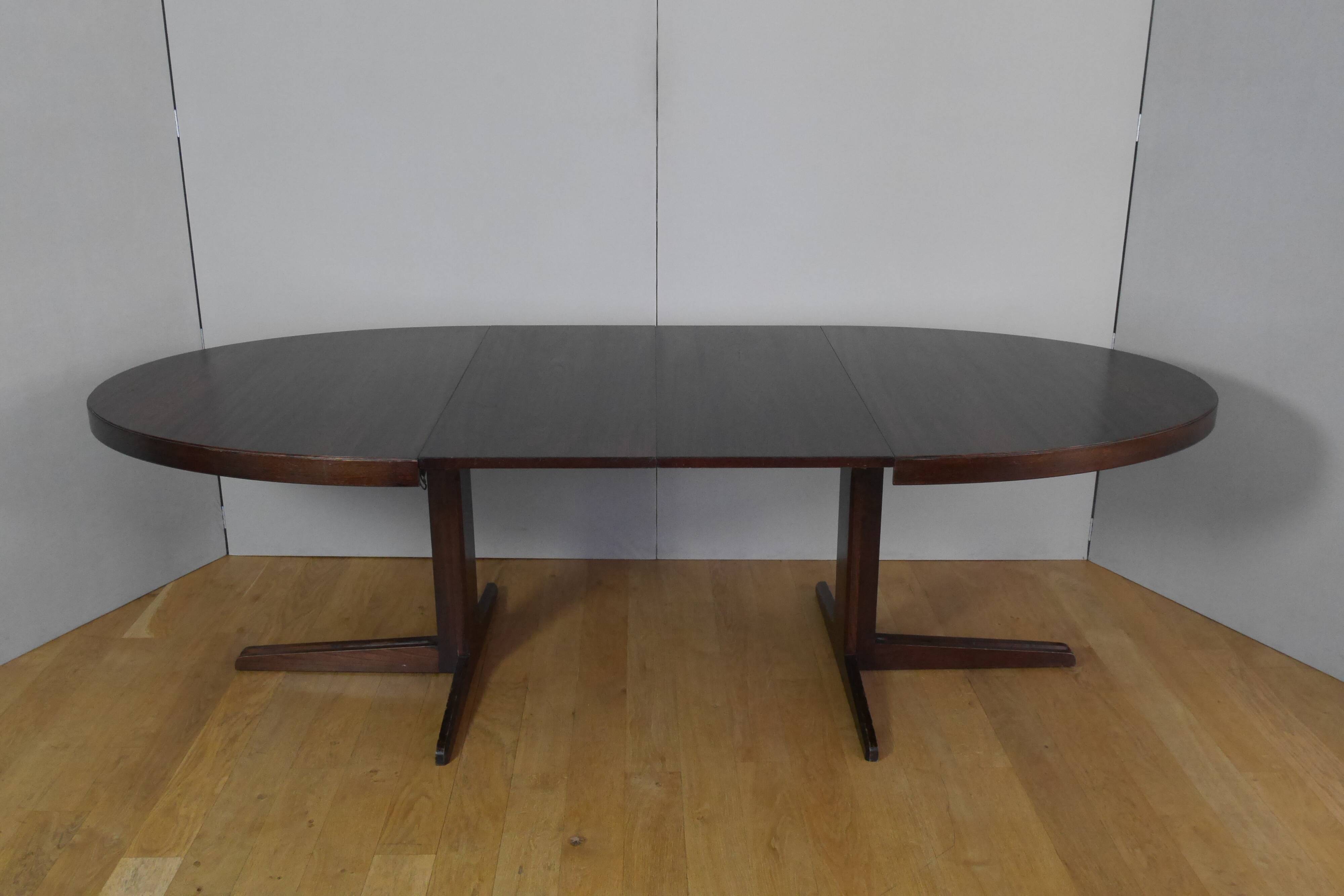 Table ovale scandinave