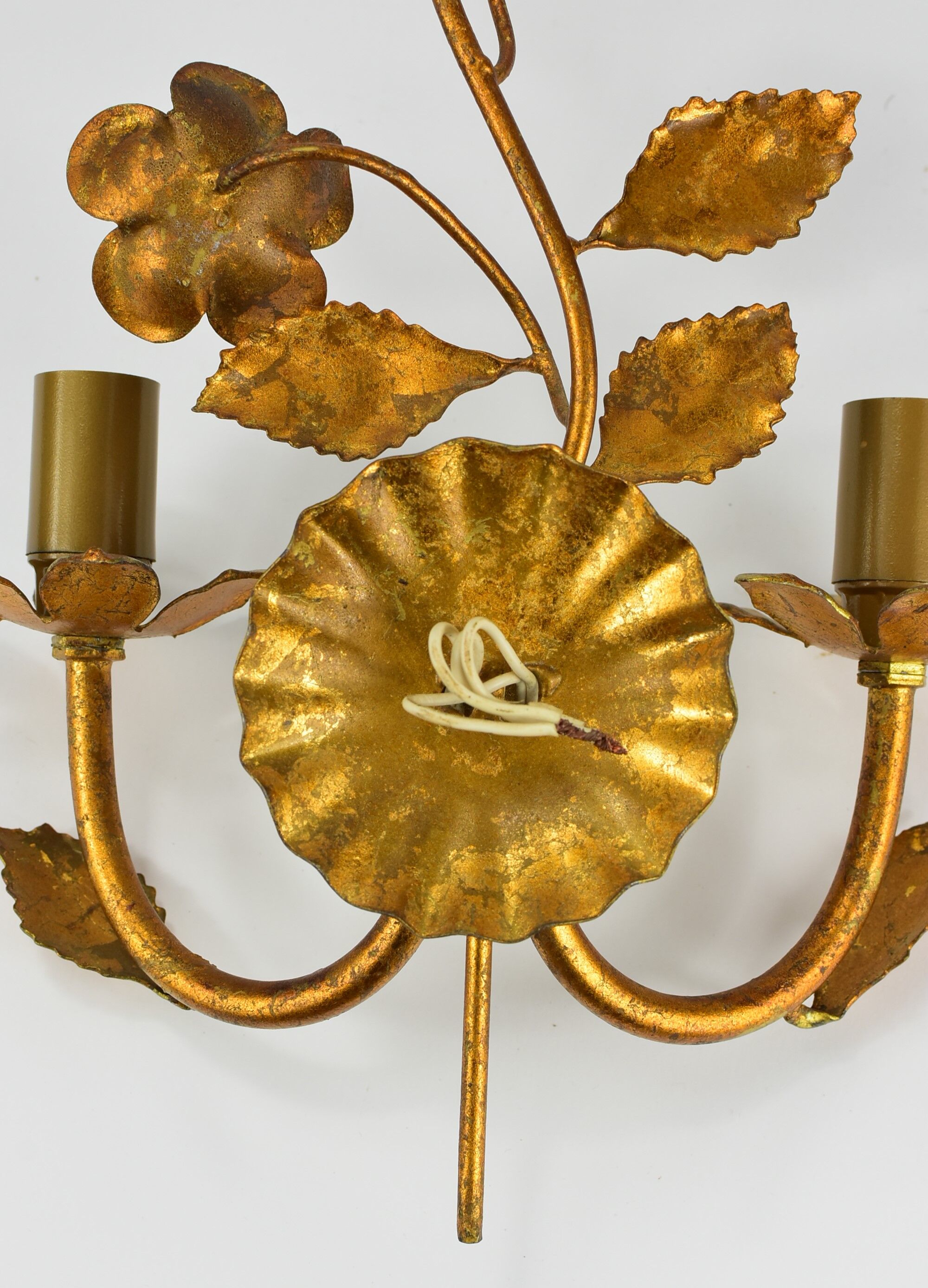 Wall lamp, golden flowers