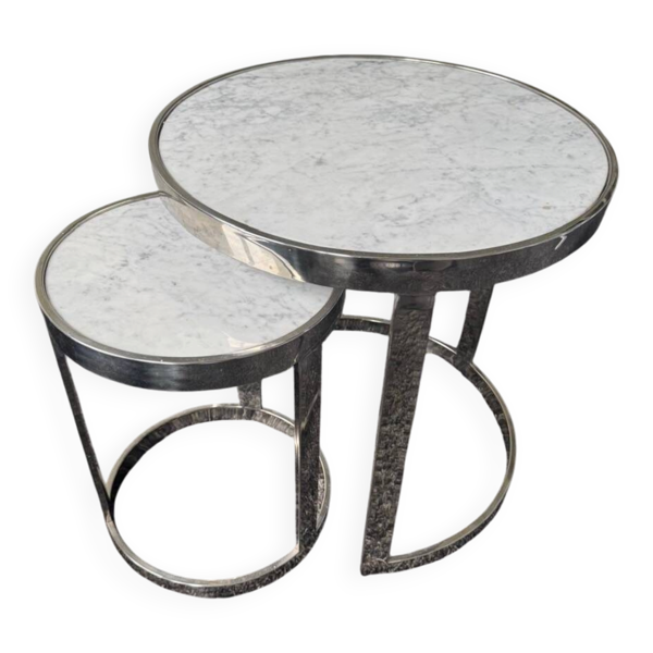 Tables gigognes