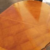 Table à manger en bois style Louis XV