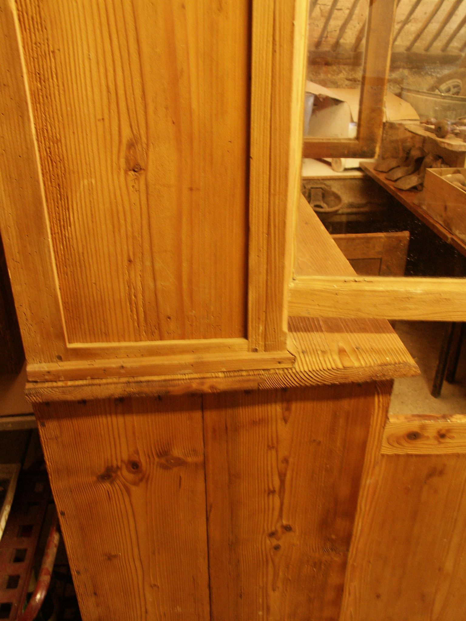 Buffet with 2 pine bodies