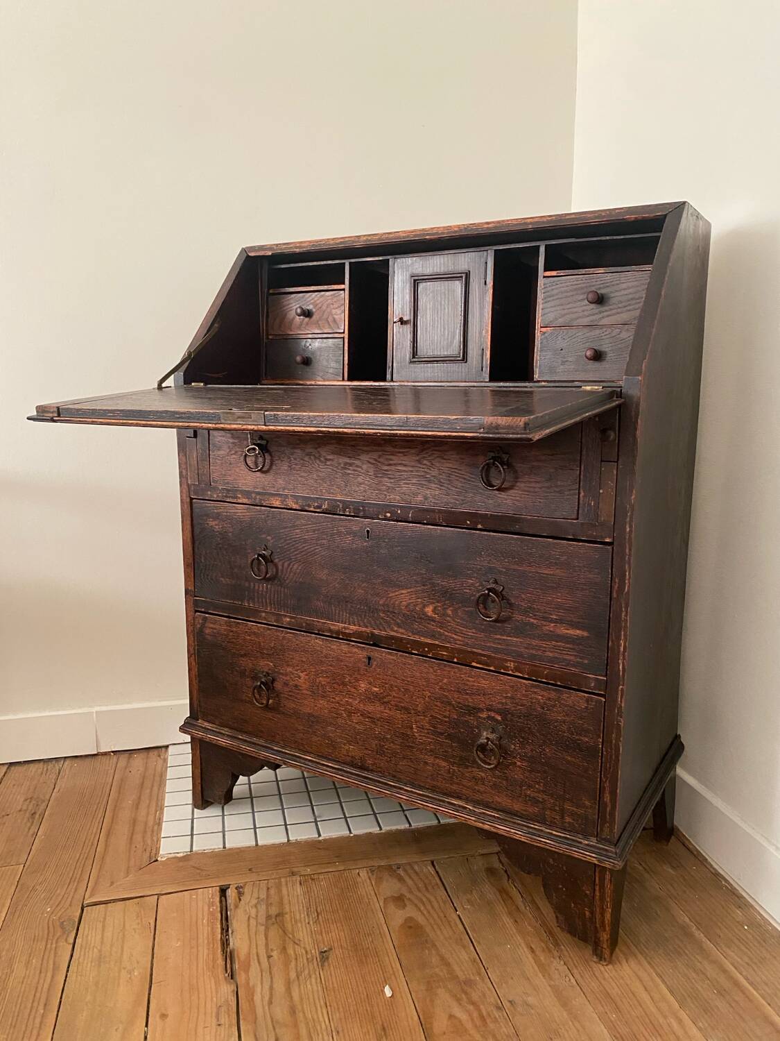 Nineteenth-century English secretary