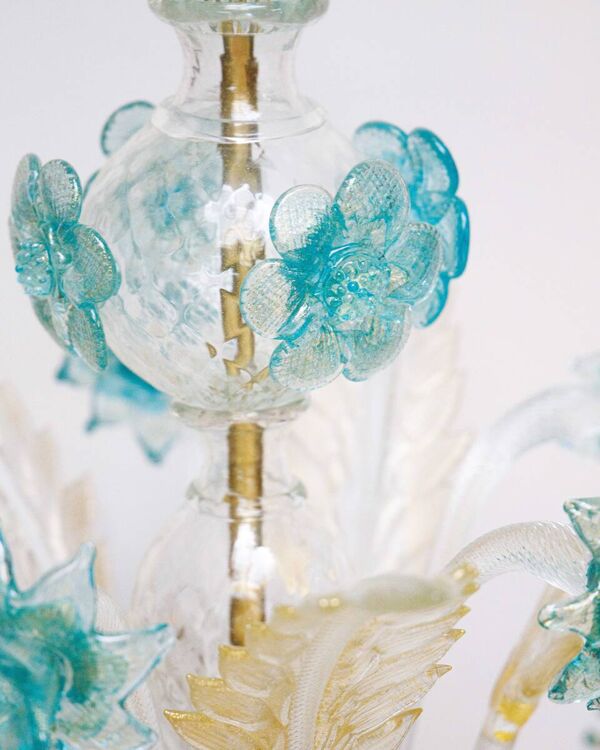 Lustre vénitien à 6 lumières en verre de Murano blanc et bleu