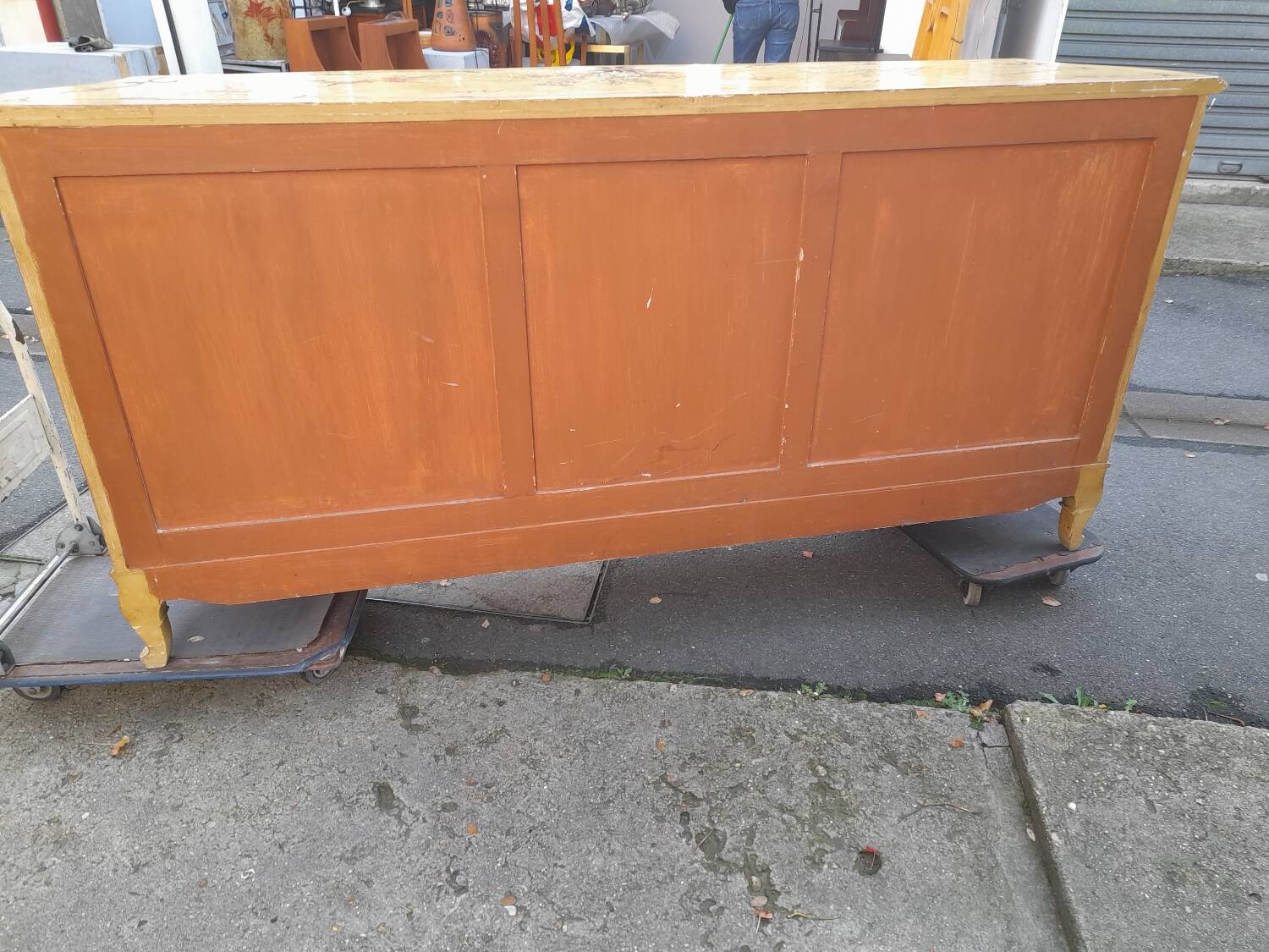 Venetian style lacquered 3-door sideboard