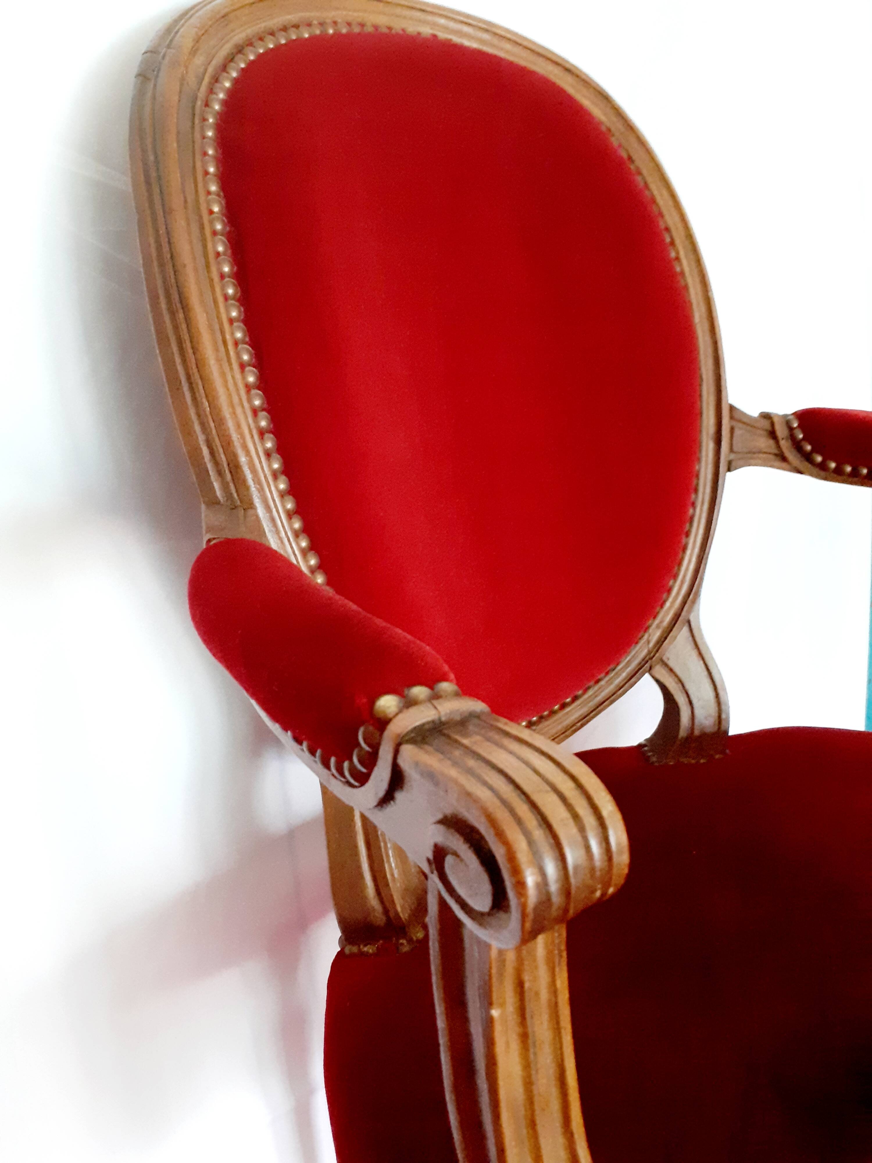 Louis XV medallion chair