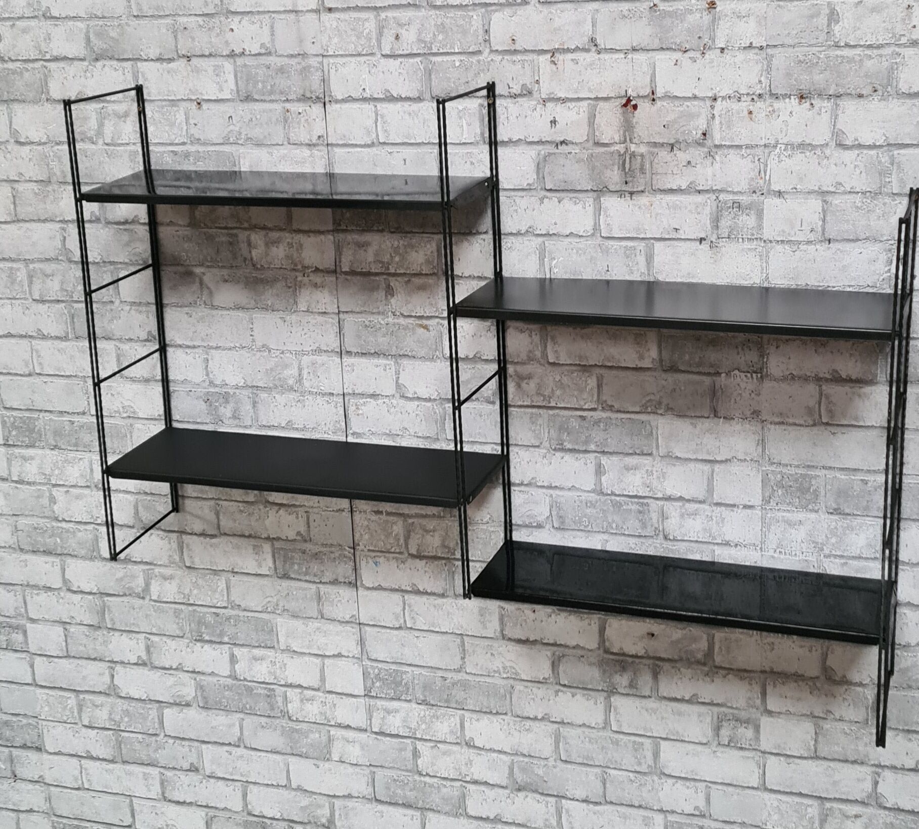 Shelves, 1960 to 70 metal 4 tablets black, 3 amounts