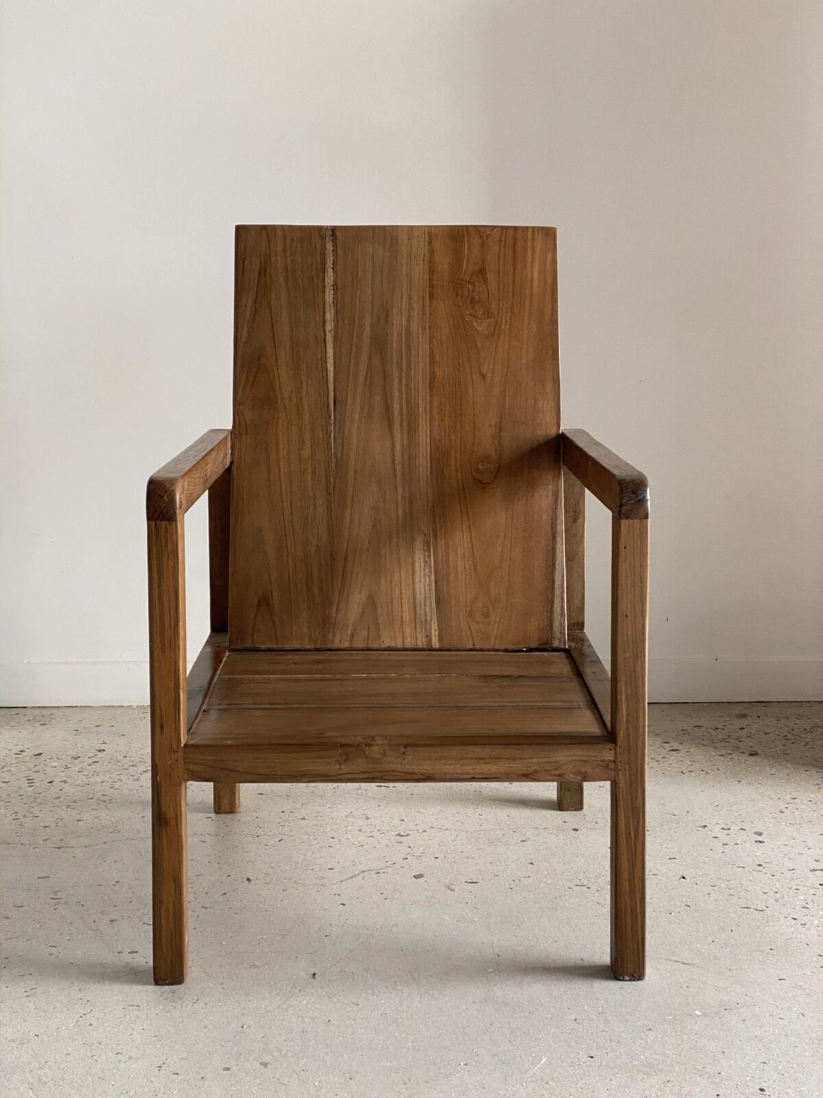 Armchair in natural wood (teak) minimalist design