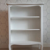 White lacquered bibus