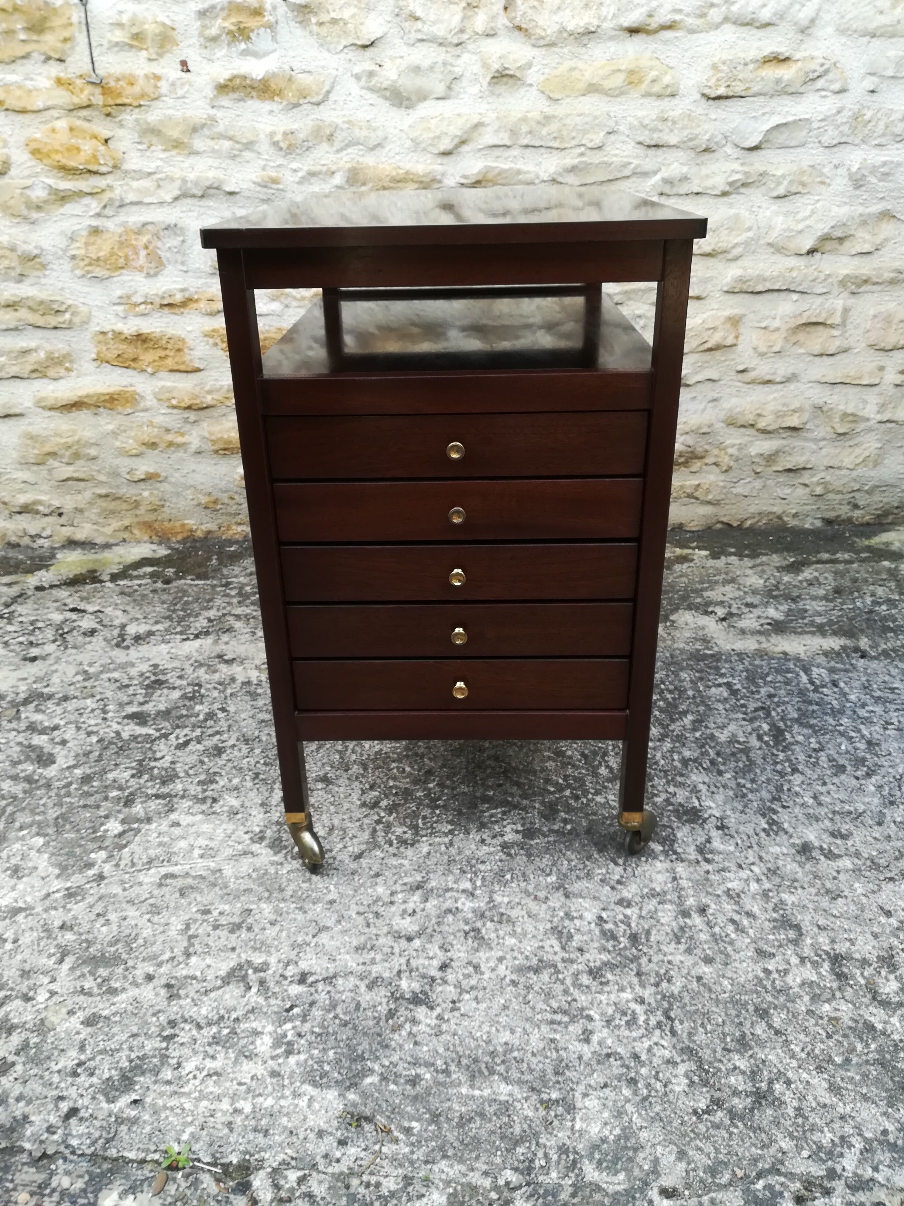 Five-drawer cabinet on wheels