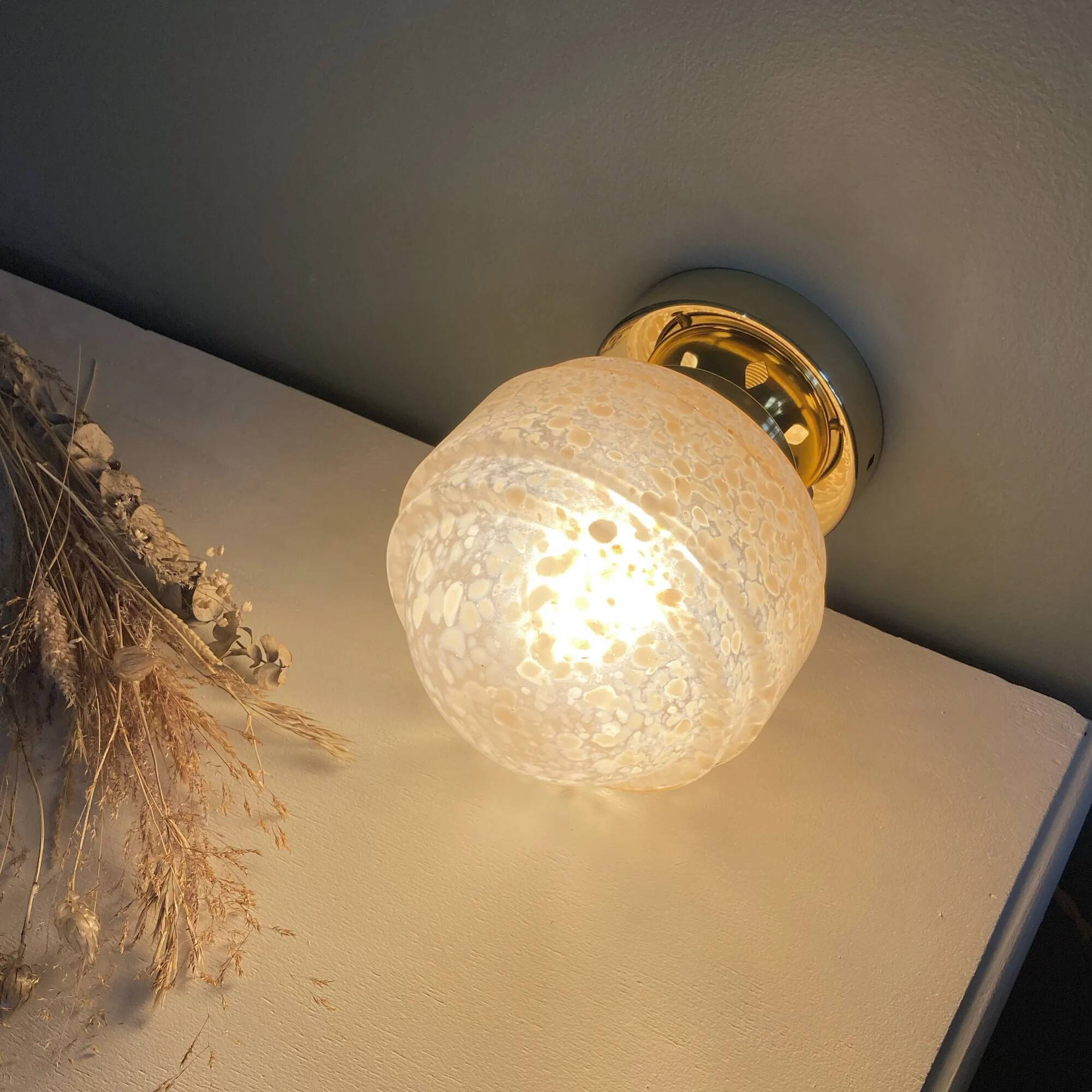 Clichy glass wall light pink