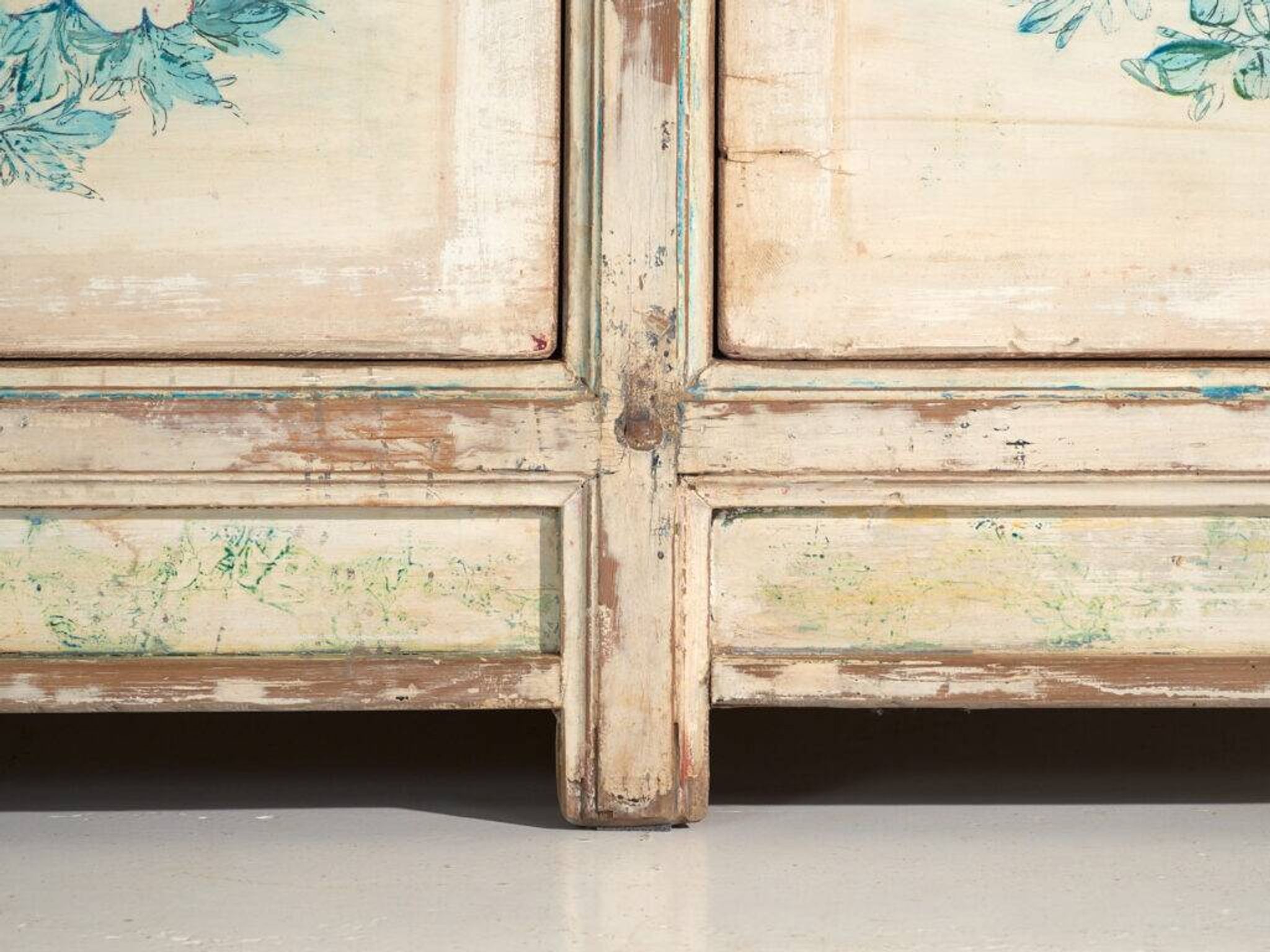 Antique buffet painted in pine wood – China, circa 1930