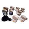 Lot de 10 mugs divers et variés.