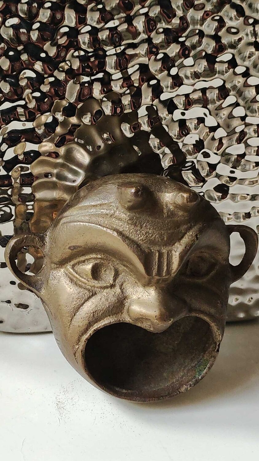 Ashtray/empty pocket devil's satyric head/diablotin, in bronze with golden patina. signed medina iran