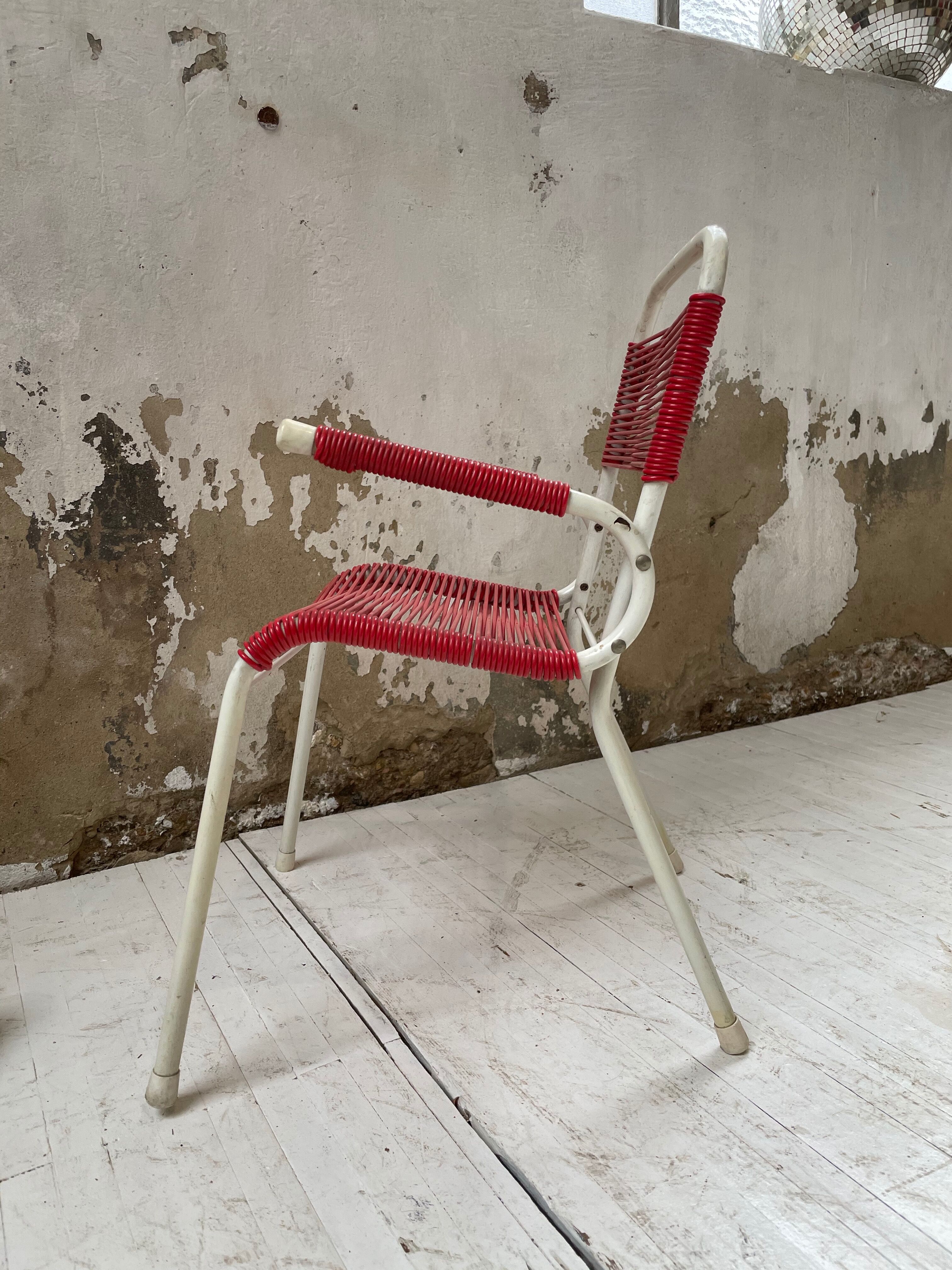 Vintage red scoubidou children's chair
