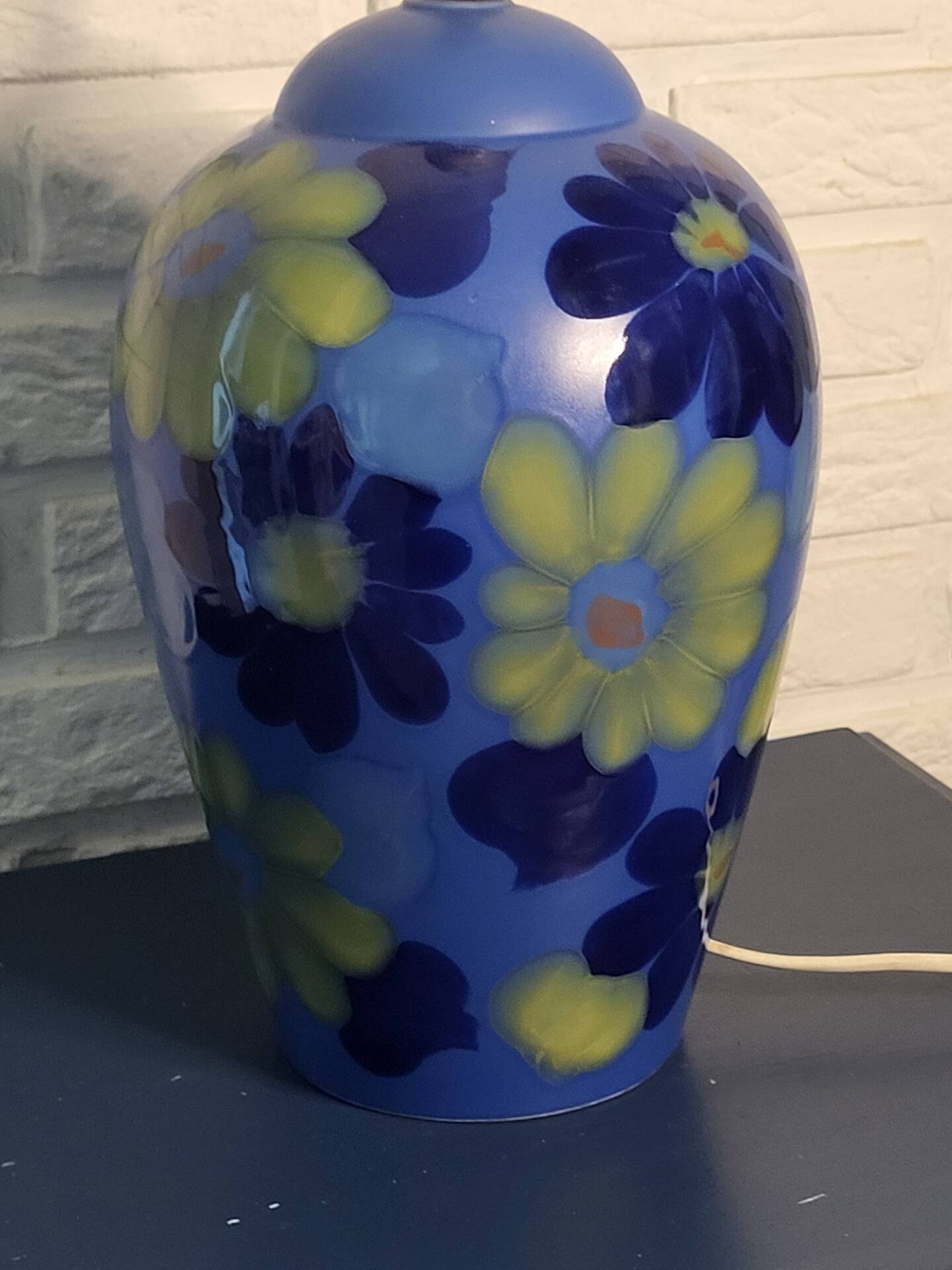 Table lamp