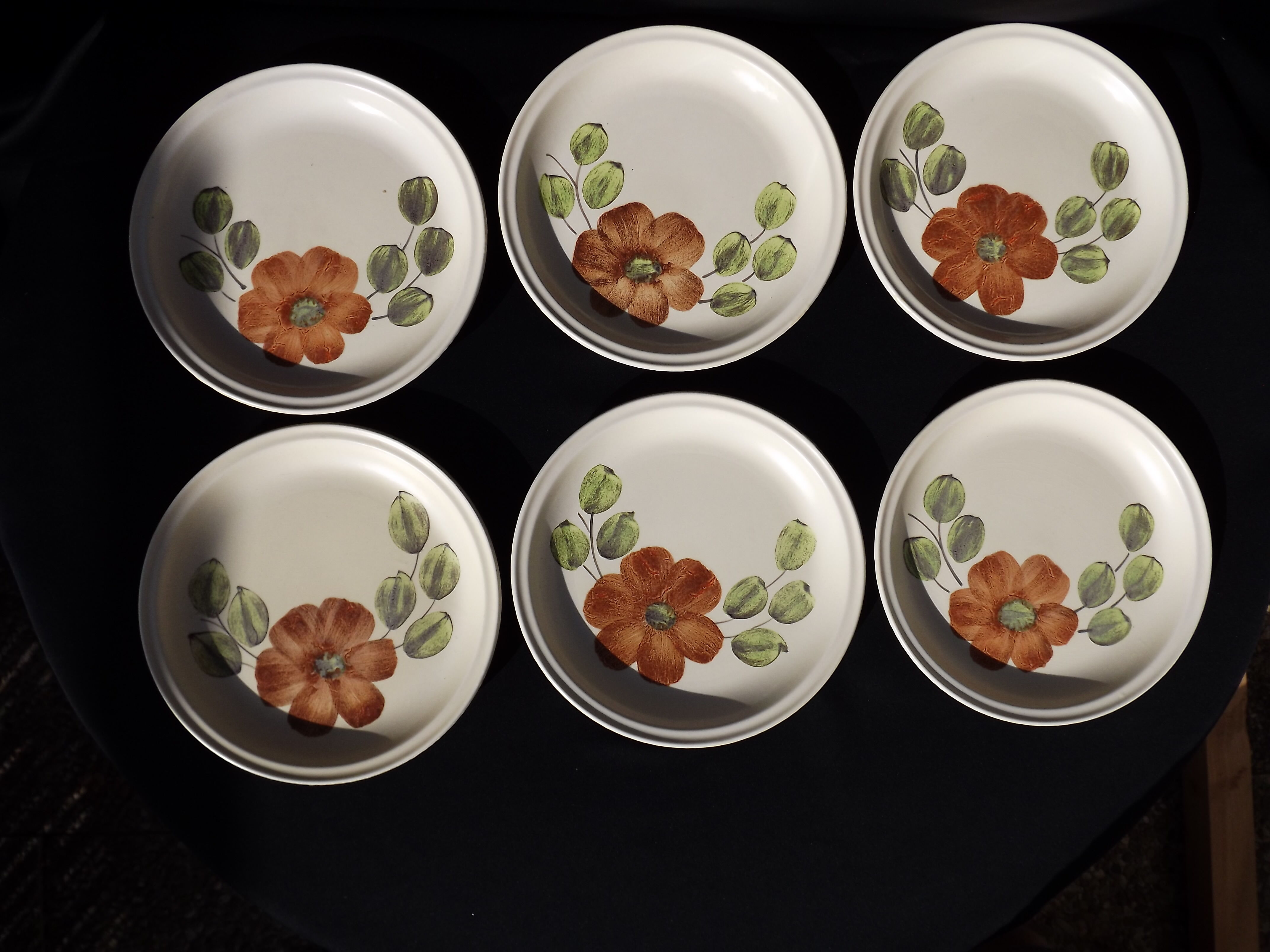 6 dessert plates