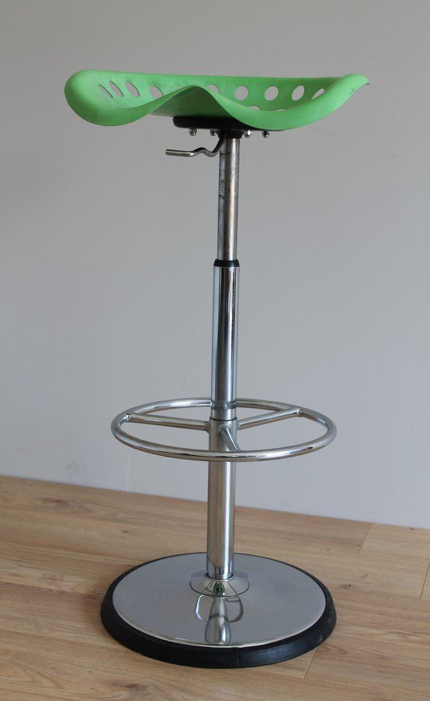 Mirima 70s green stool