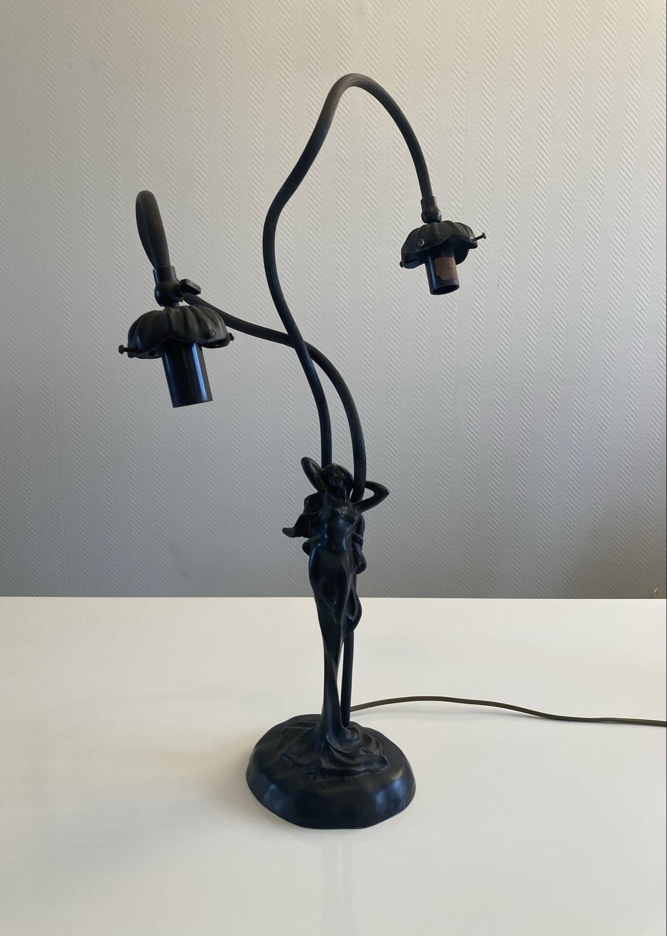 Lampe en bronze et verrerie Muller Frères Lunéville