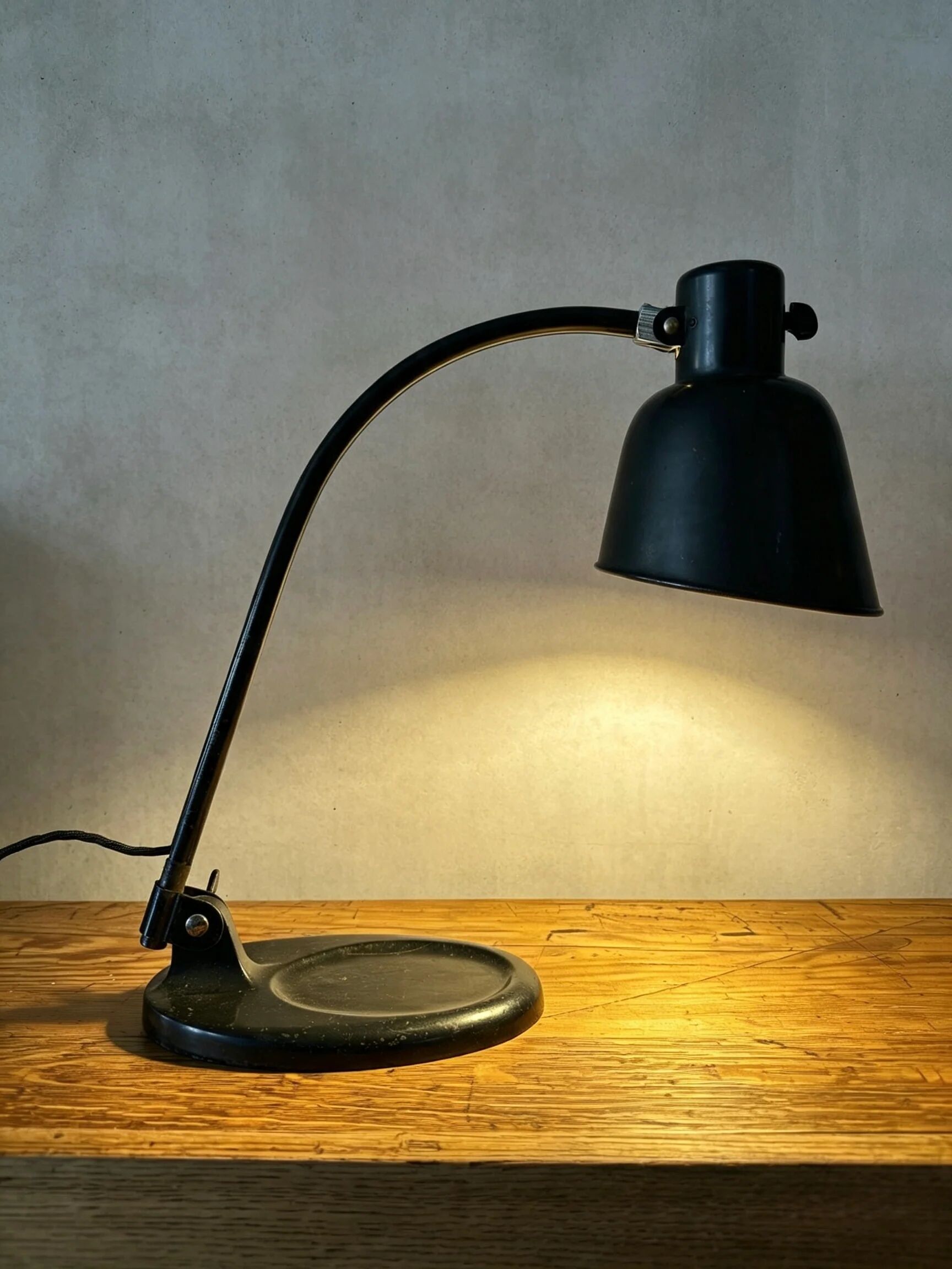 1930s bur, bunte & remmler model matador 2768 table lamp