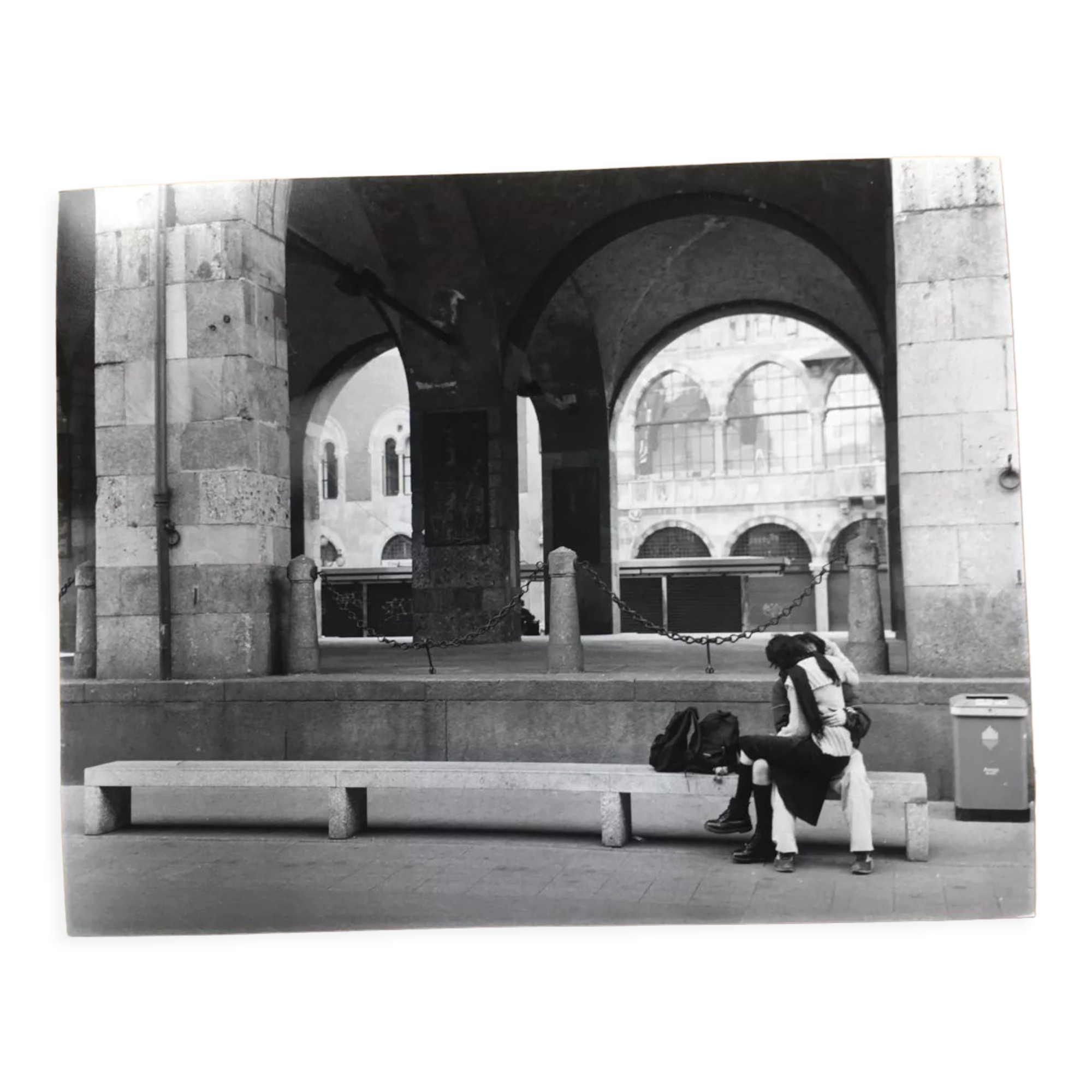 Original print, 2000s, couple in love on a bench