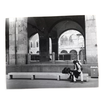 Original print, 2000s, couple in love on a bench