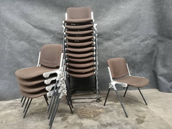 Chaise DS106 de giancarlo piretti, Castelli