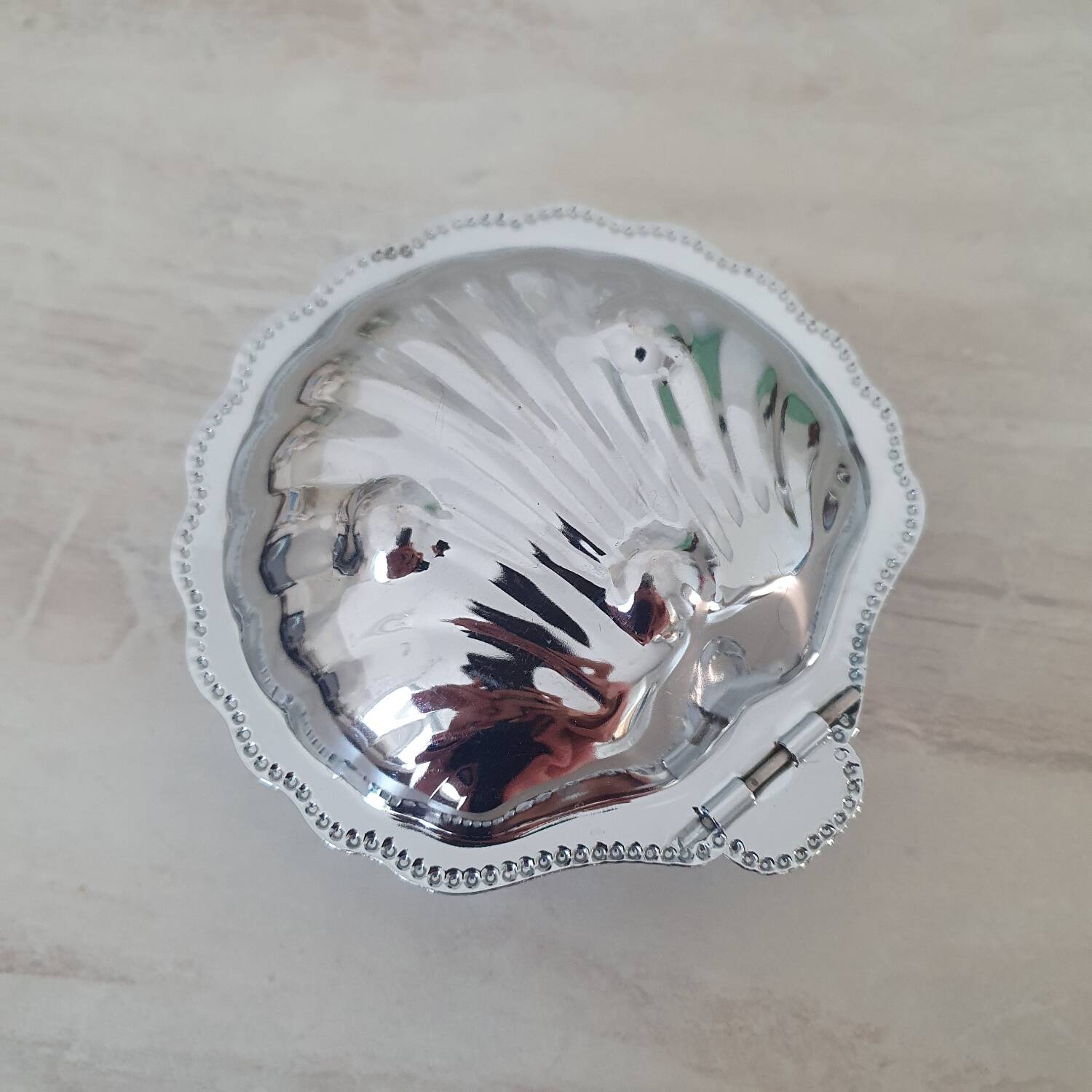 Beurrier coquillage Saint Jacques en inox et sa coupelle bleue