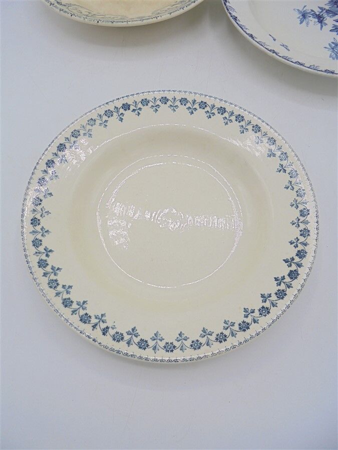 Series of 6 soup plates