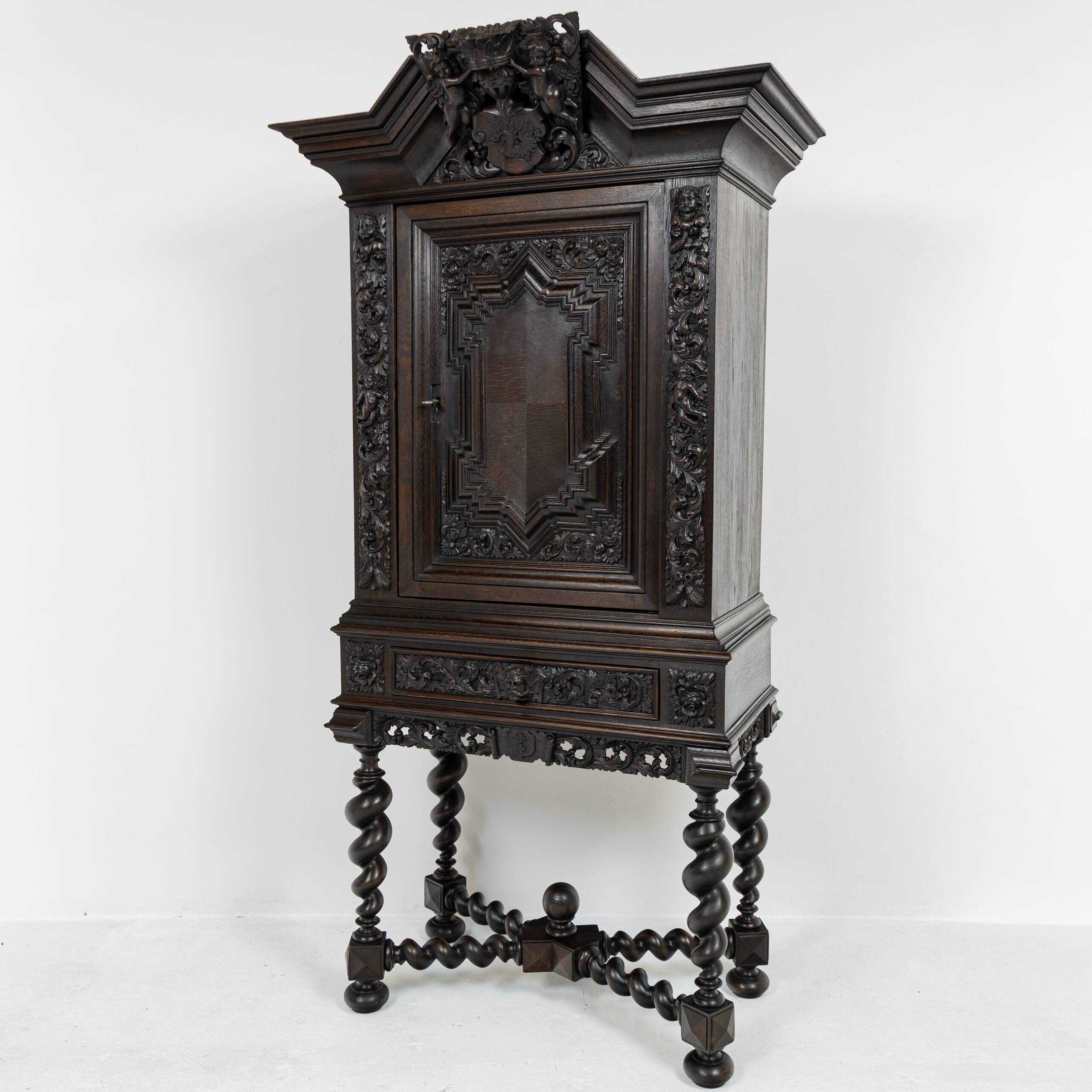 Neo-baroque cabinet from Gdansk in oak - around 1870-1880