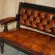 Banc de pub victorien Chesterfield en cuir restauré