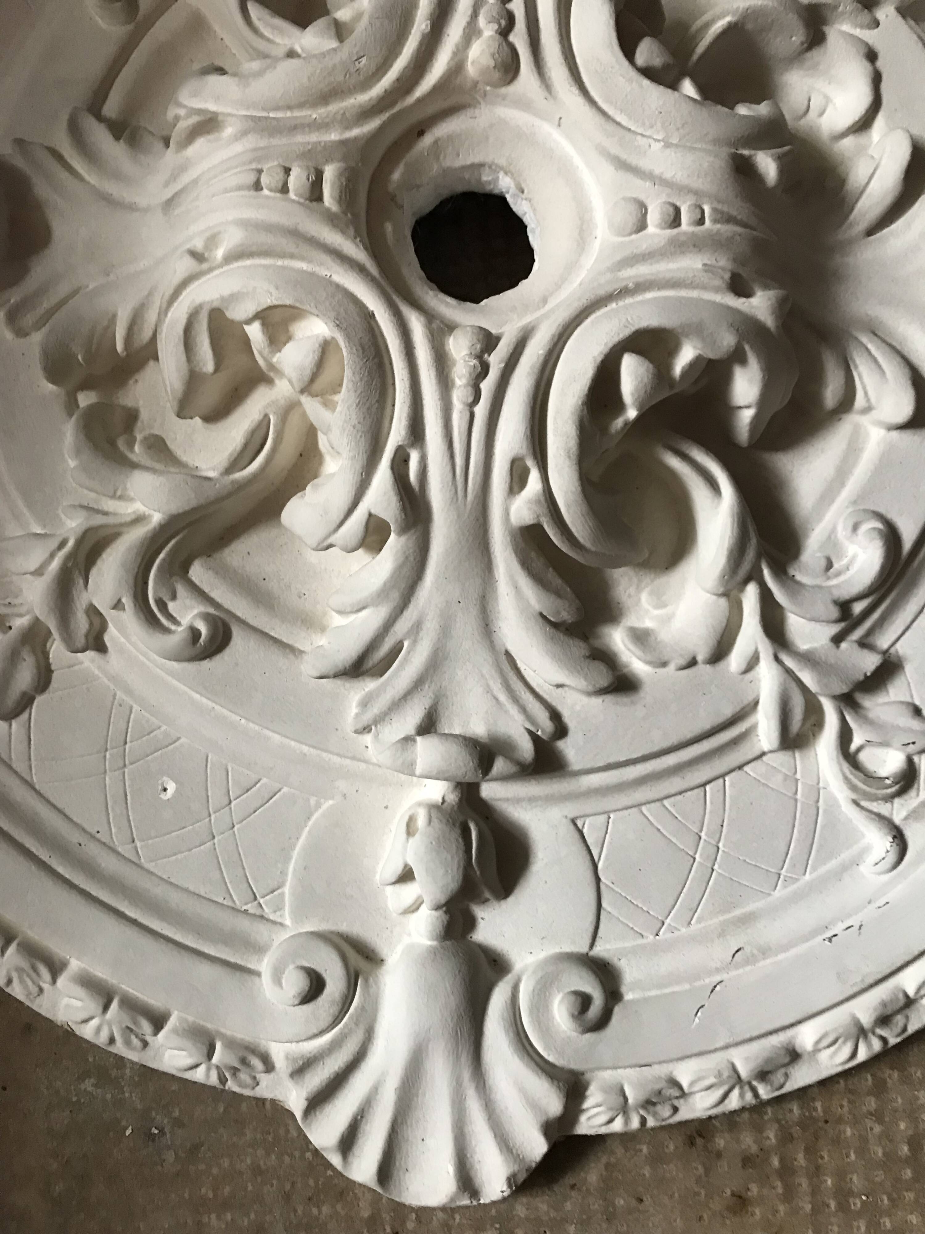 CEILING ROSE in Plaster
