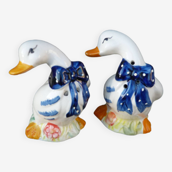 Vintage 2-Piece Duck-Shaped Salt and Pepper Shaker Set