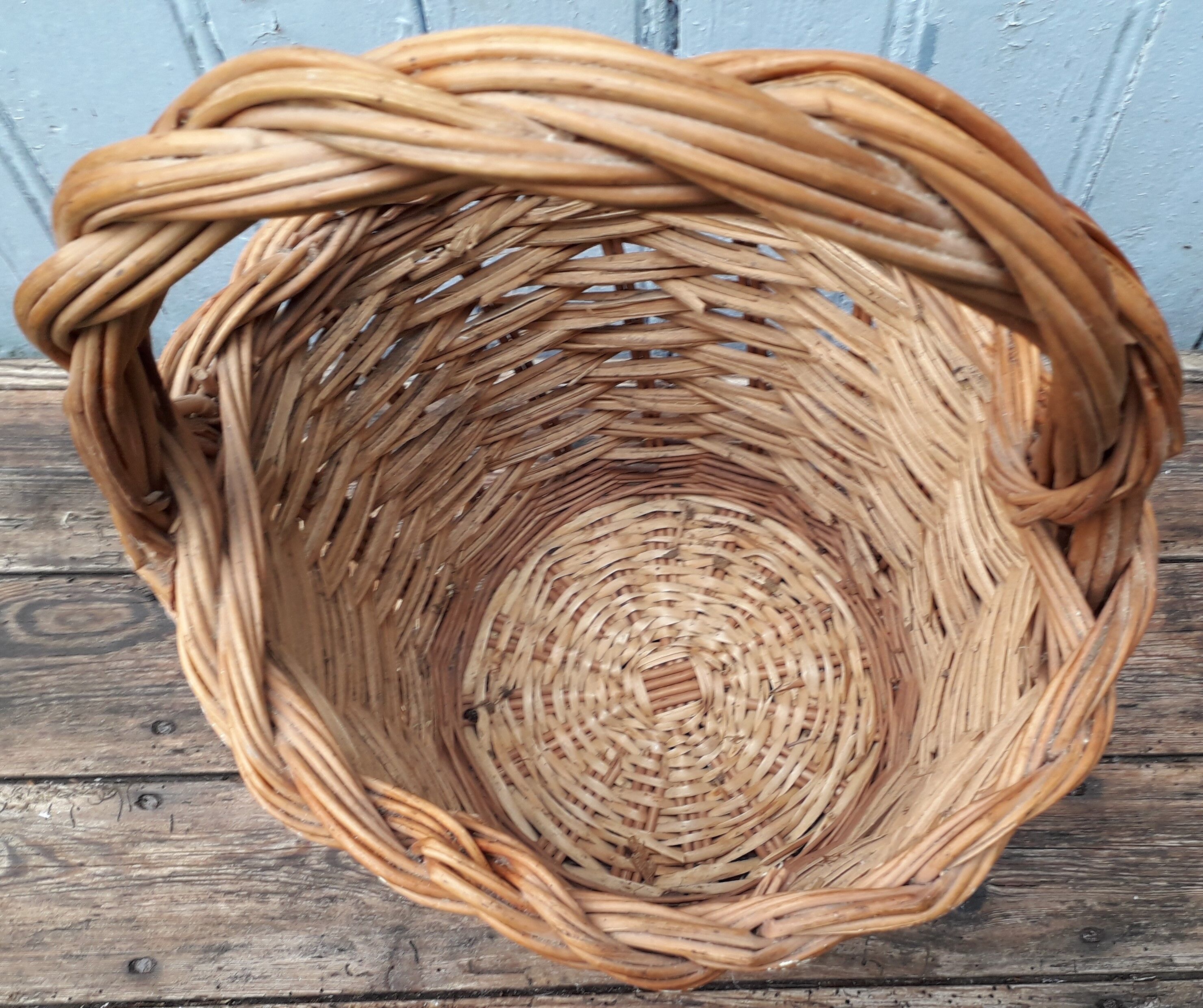 wicker round basket