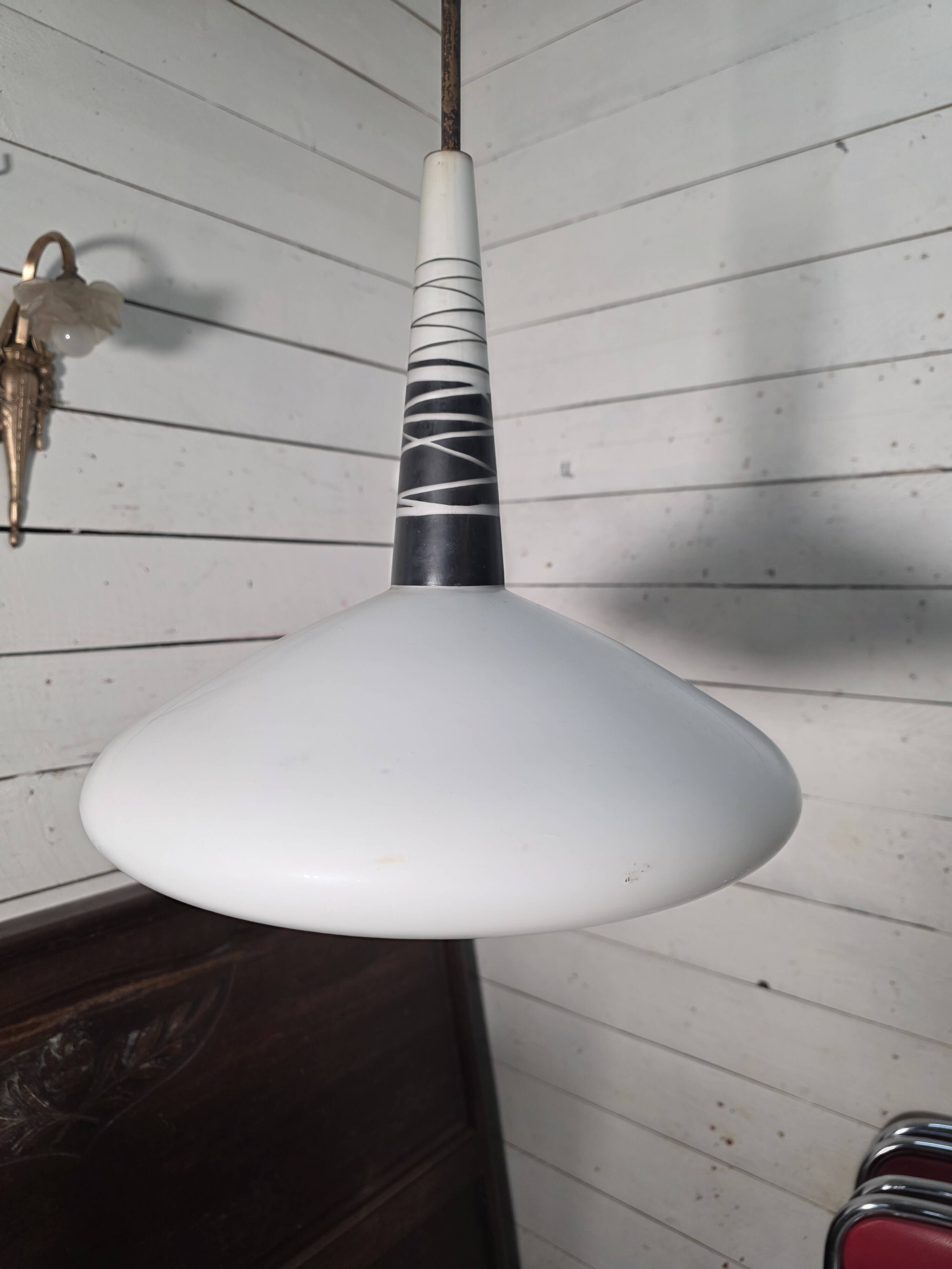 Suspension in vintage opaline from the 1960s.