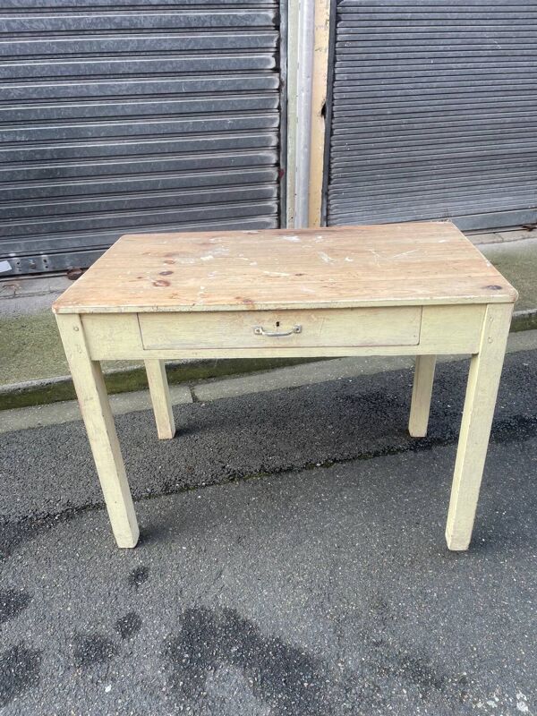 Table vintage 1900 en pin – Cuisine ou Bureau. Belle patine