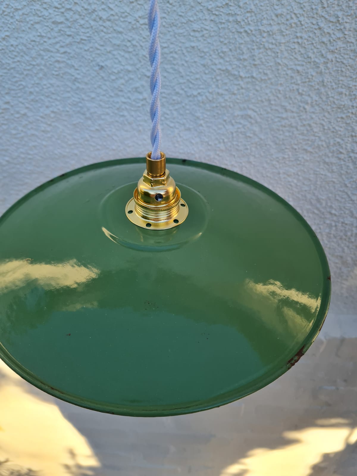 Suspension en tôle émaillée 1950