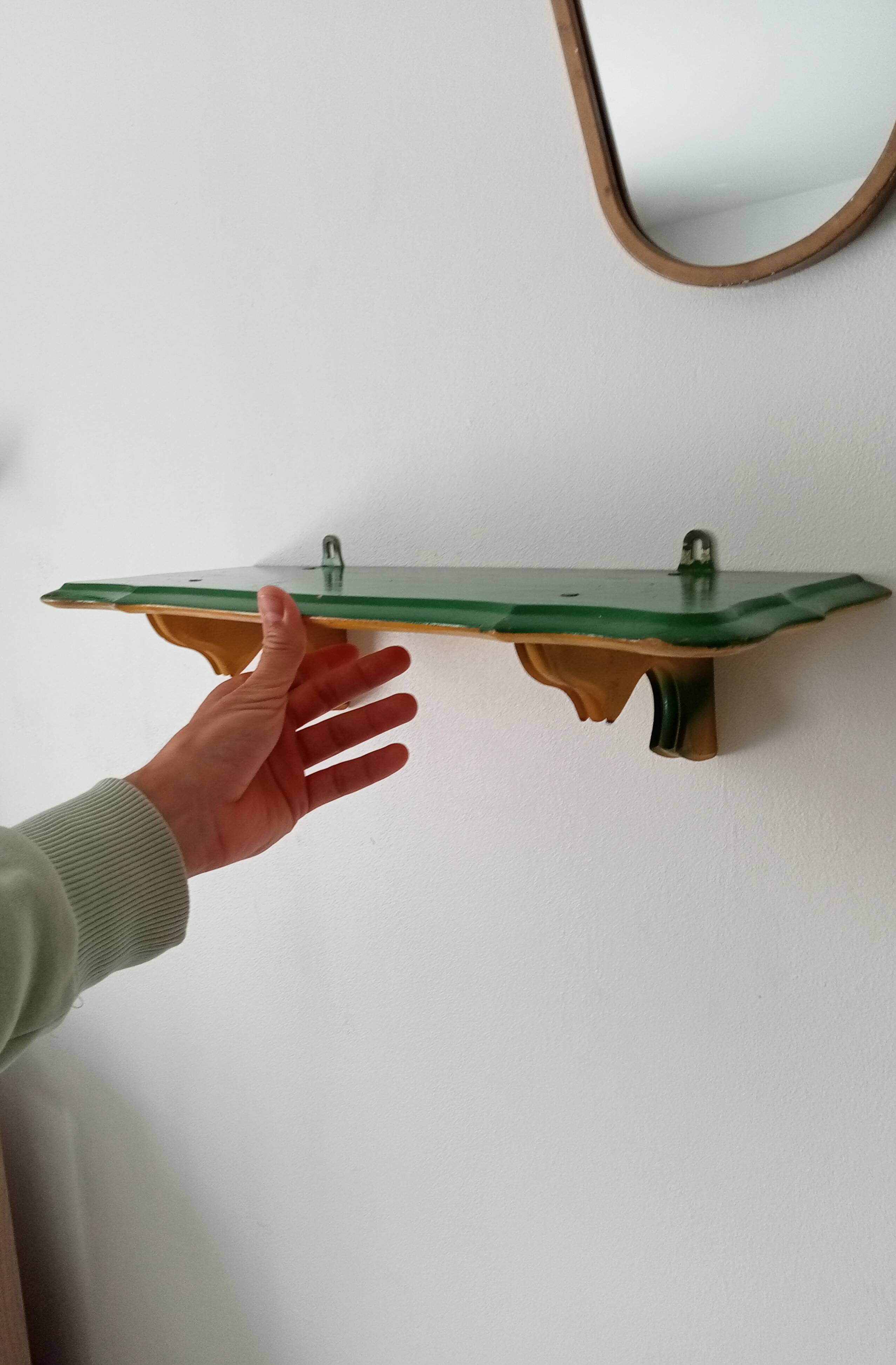 Antique wall shelf in Provençal style