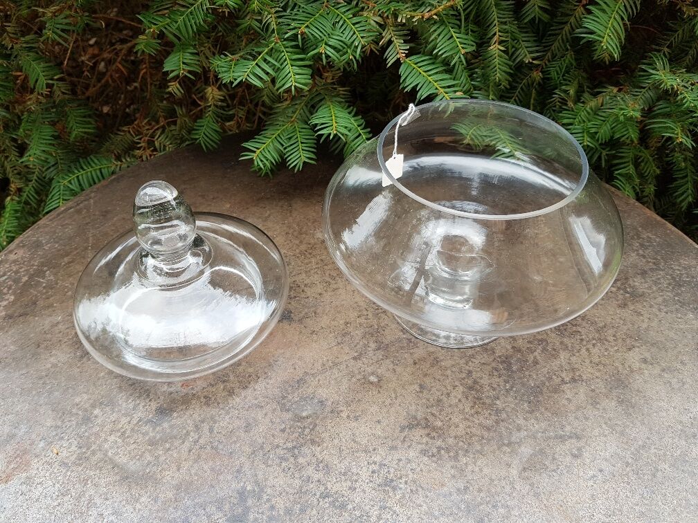 Candy cut on glass stand