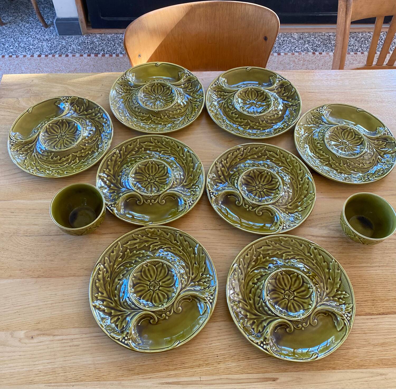 Set of 8 asparagus plates and 2 bowls from Gien