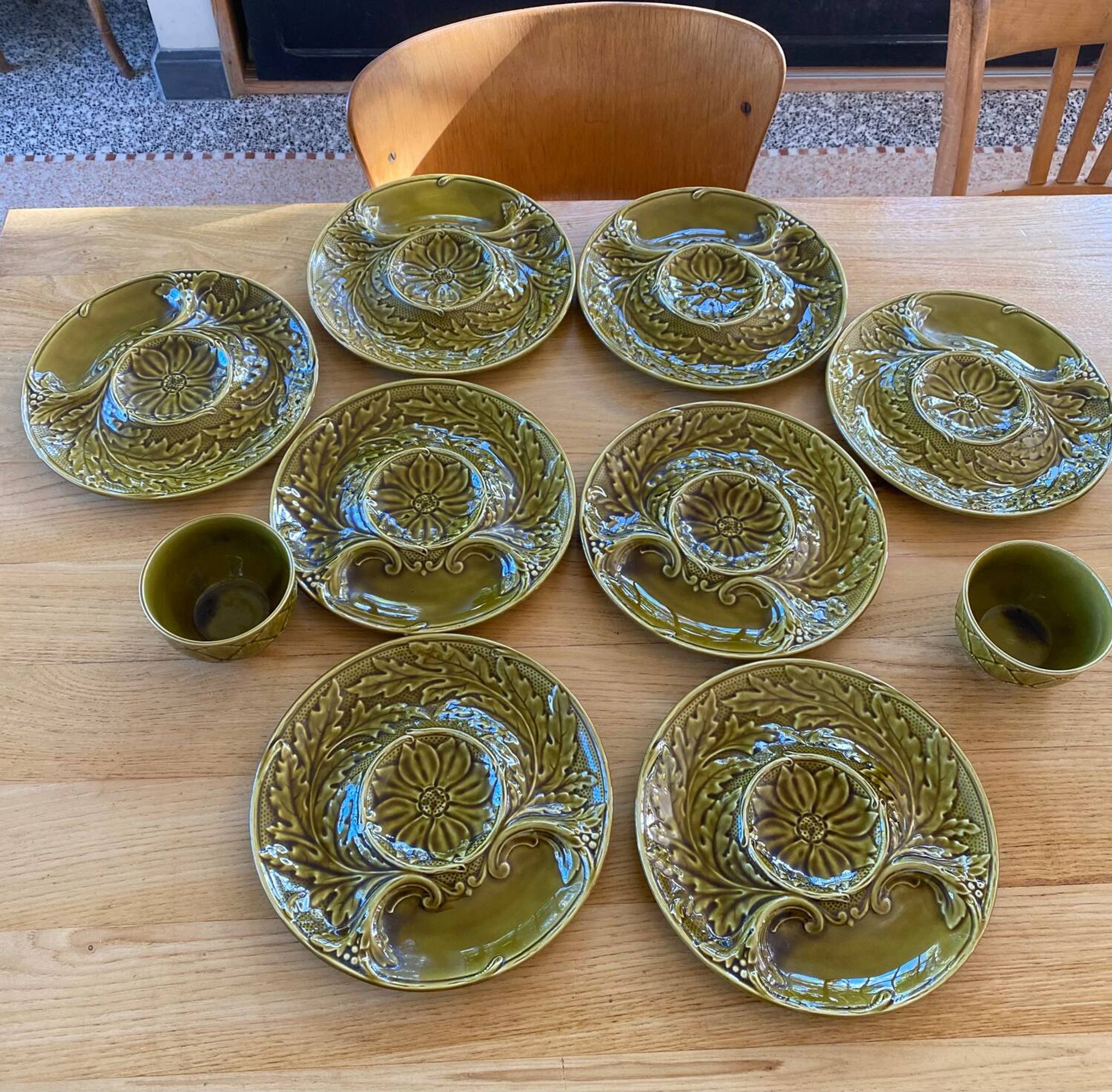 Set of 8 asparagus plates and 2 bowls from Gien