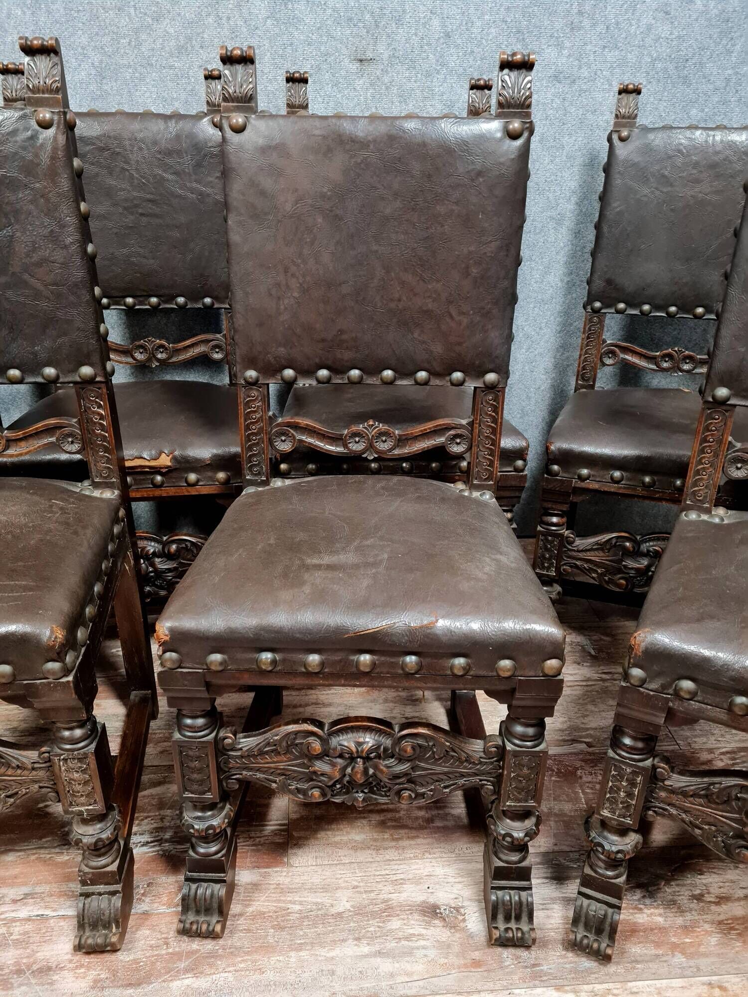 Series of 8 Renaissance chairs in oak with brown patina circa 1850