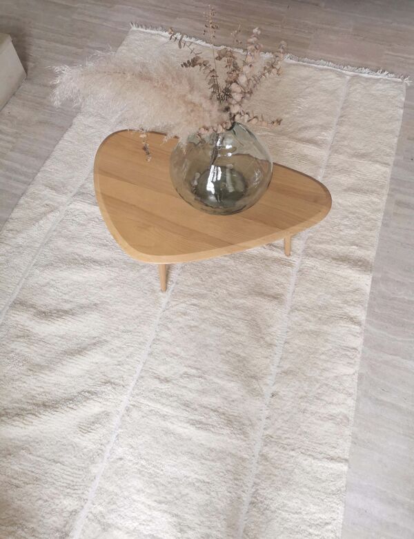 Tapis berbère béni ouarain uni blanc à motifs lignes incrustées