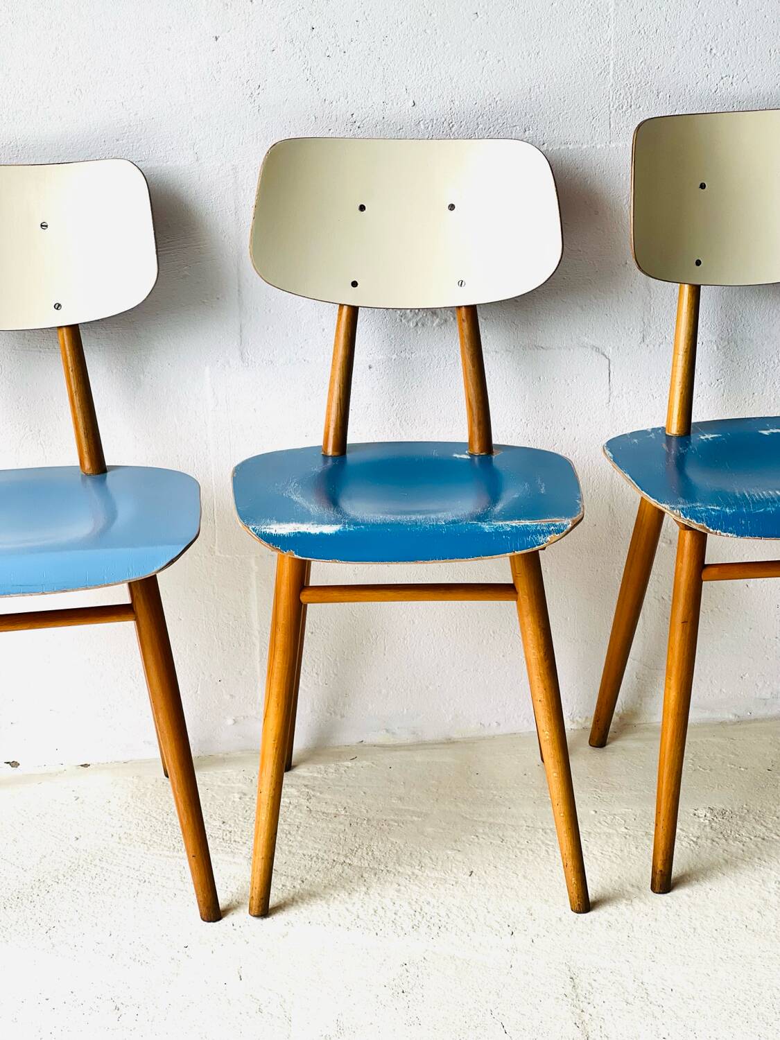 Chaises de salle à manger par TON