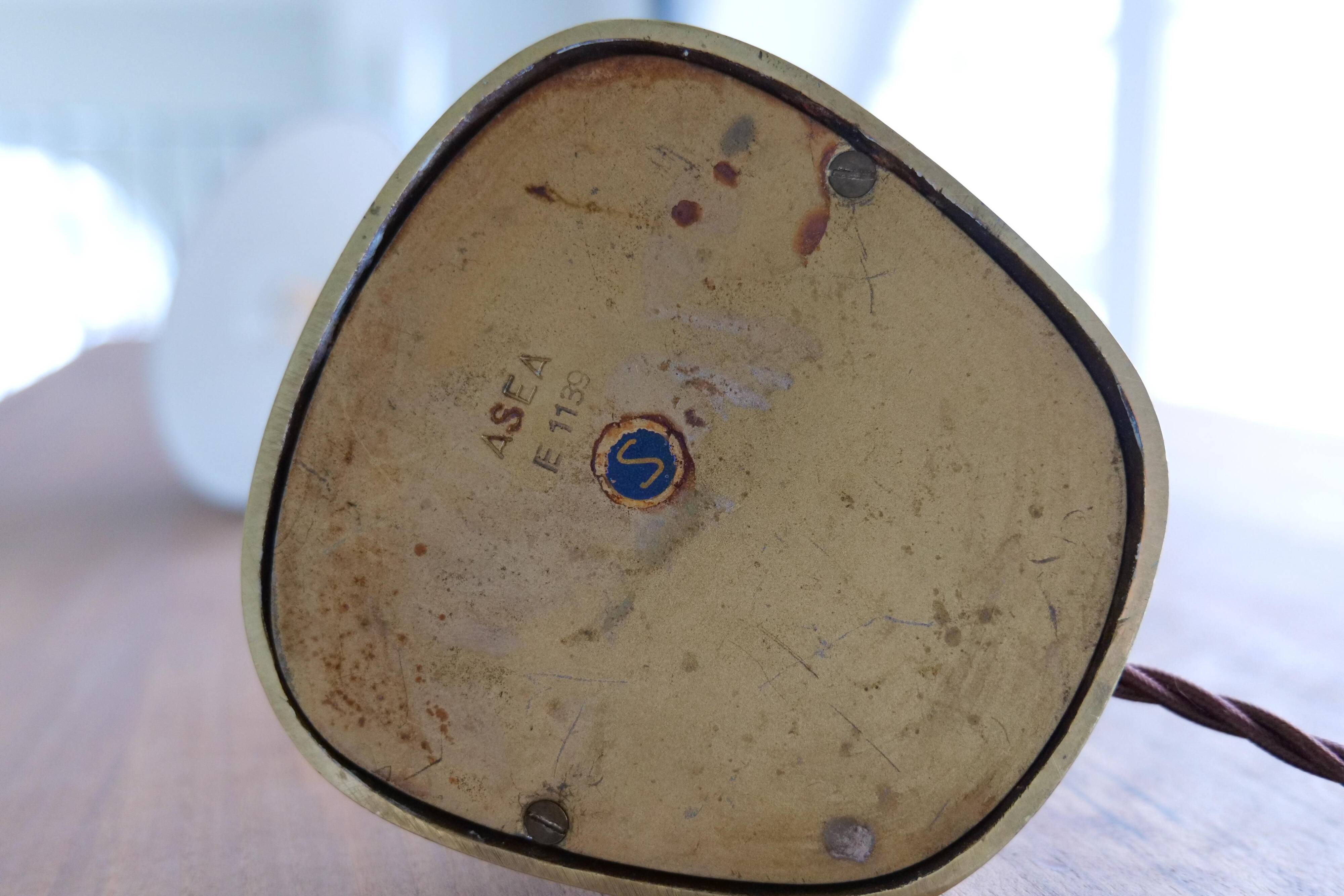 Table lamp in brass E1139 by Sonja Katzin for ASEA, Swedish design 1940.